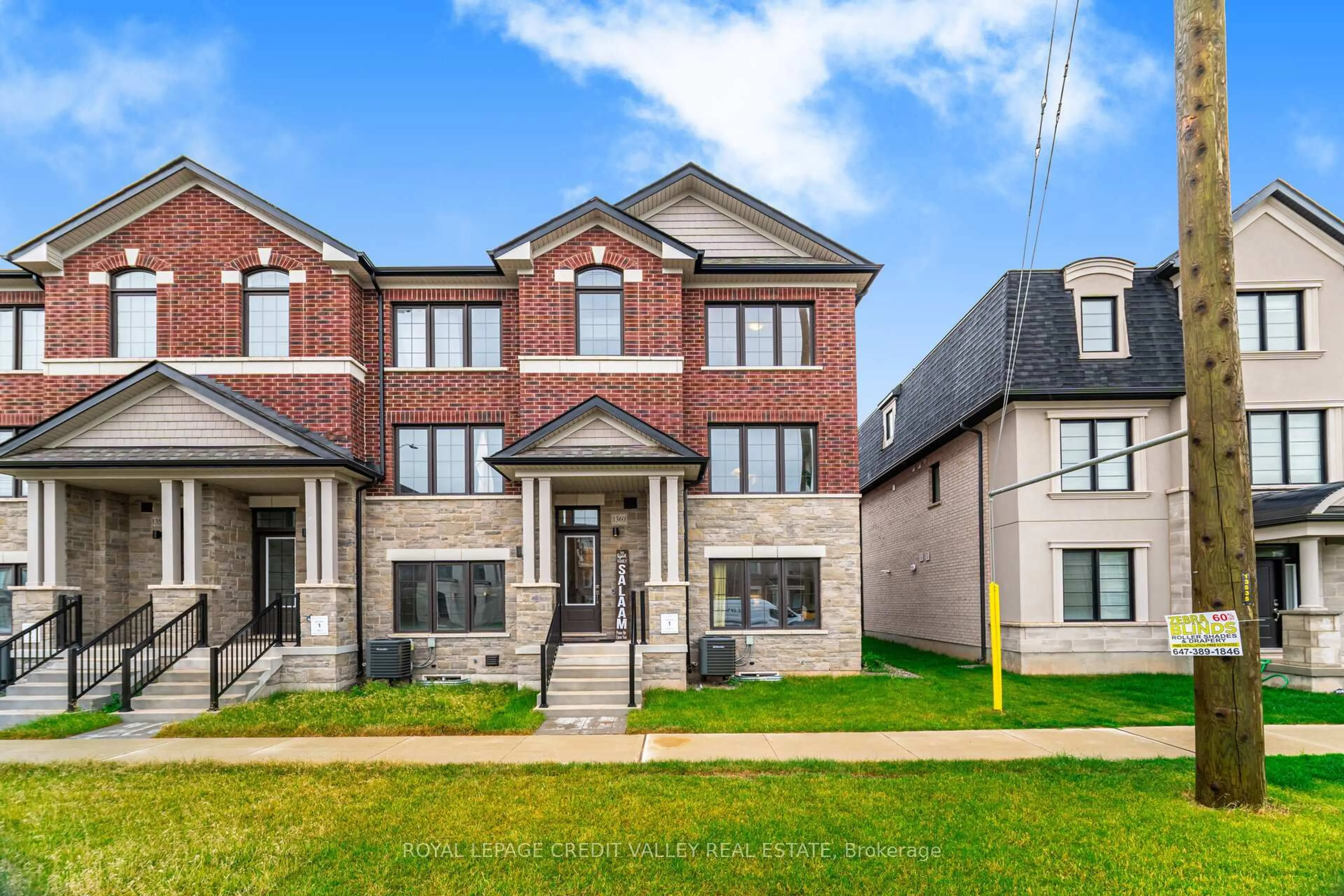 Home with brick exterior material, street for 1360 William Halton Pkwy, Oakville Ontario L6M 5P2