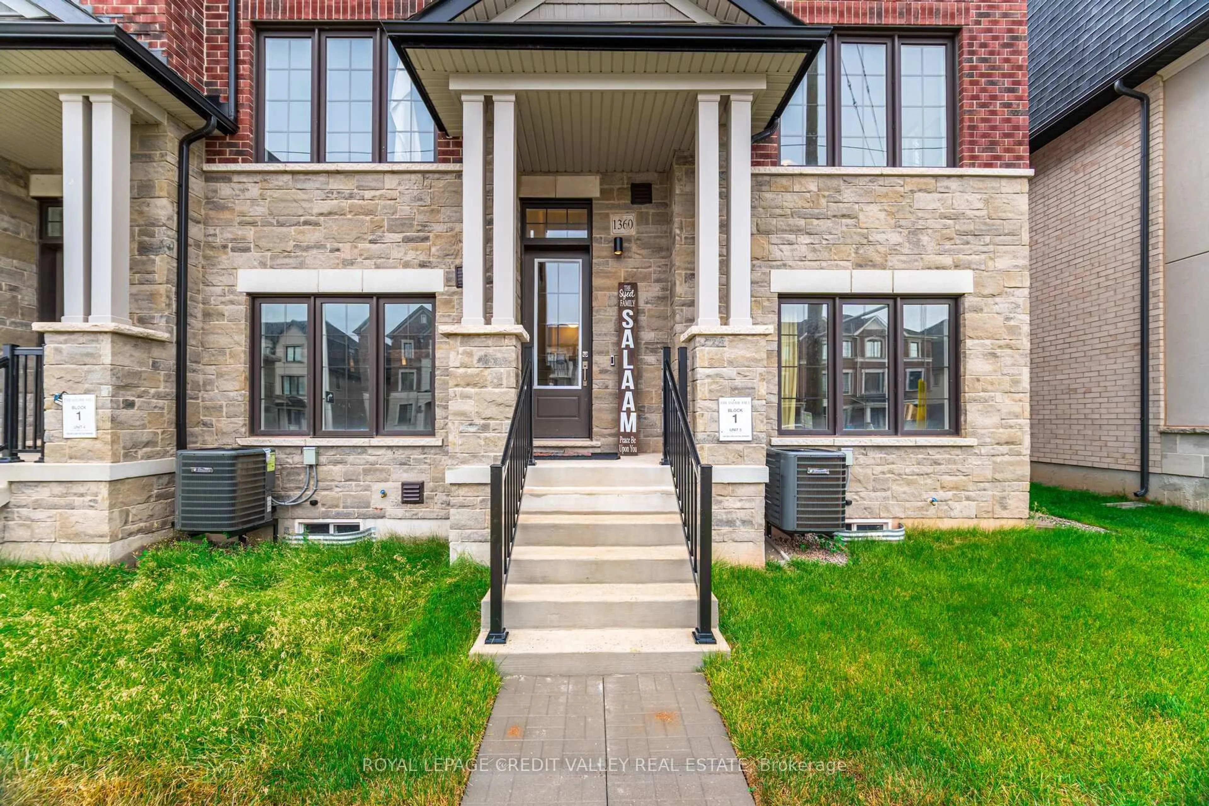 Home with brick exterior material, street for 1360 William Halton Pkwy, Oakville Ontario L6M 5P2