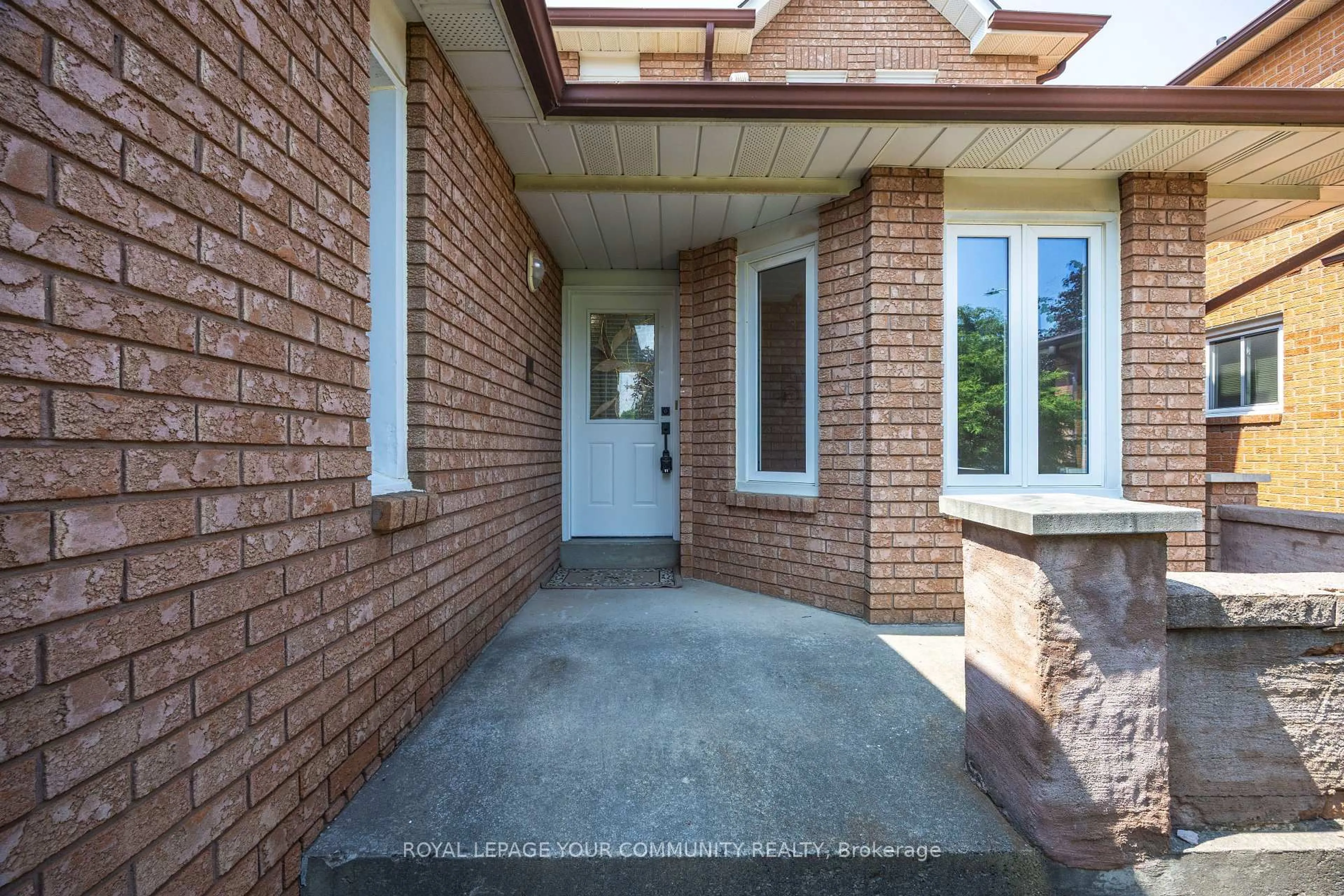 Home with brick exterior material, street for 5158 Sundial Crt, Mississauga Ontario L5R 2S9