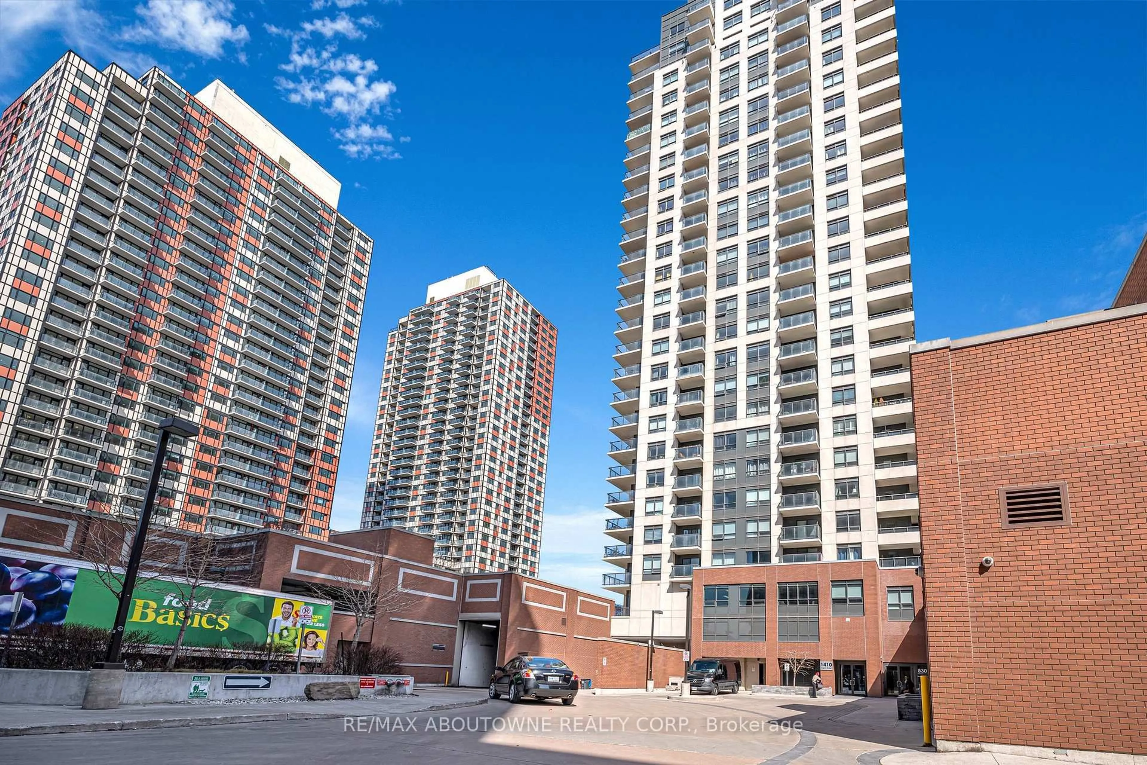 Patio, city buildings view from balcony for 1410 Dupont St #1105, Toronto Ontario M6H 0B6