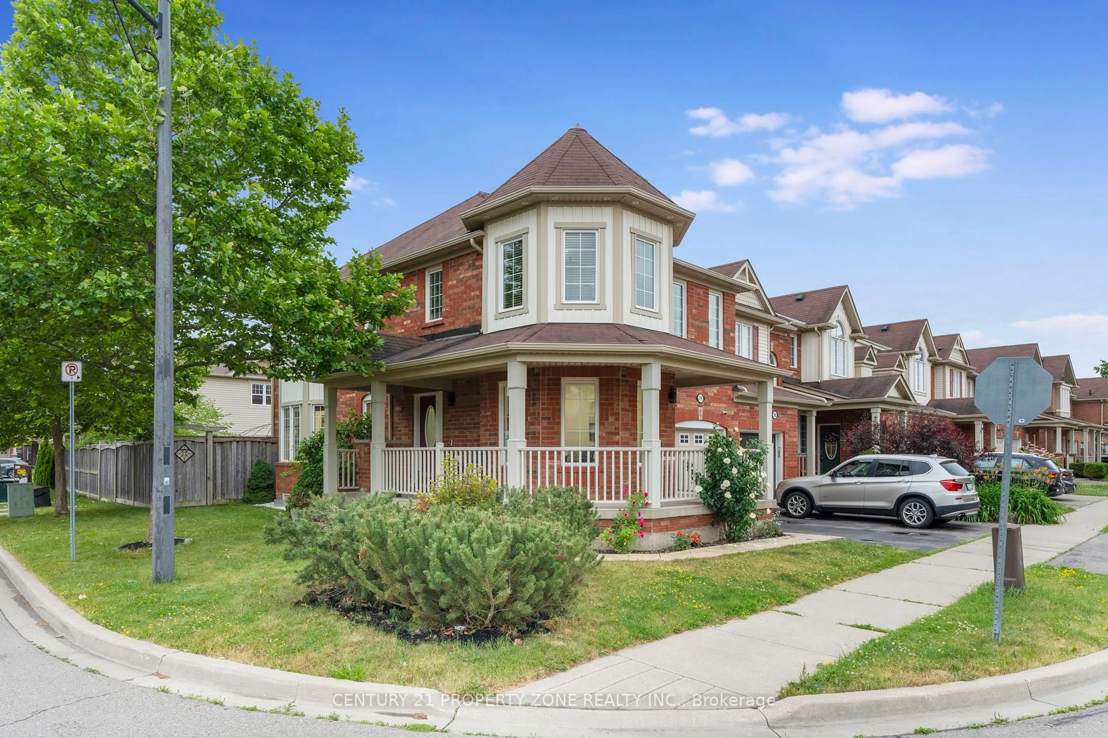 Home with brick exterior material, street for 290 Woodley Cres, Milton Ontario L9T 8B8