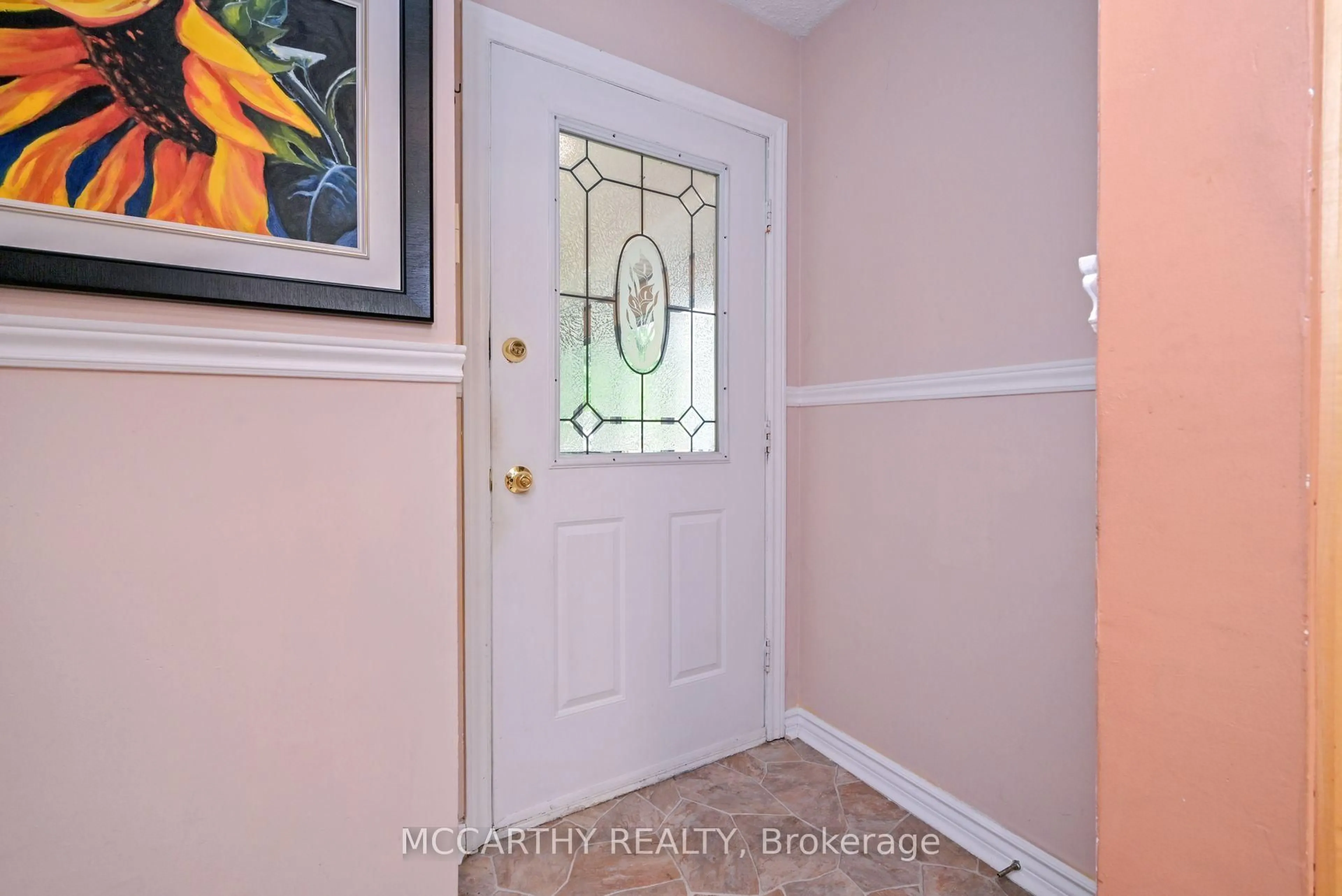 Indoor entryway for 15 Andrew Ave, Orangeville Ontario L9W 4E5