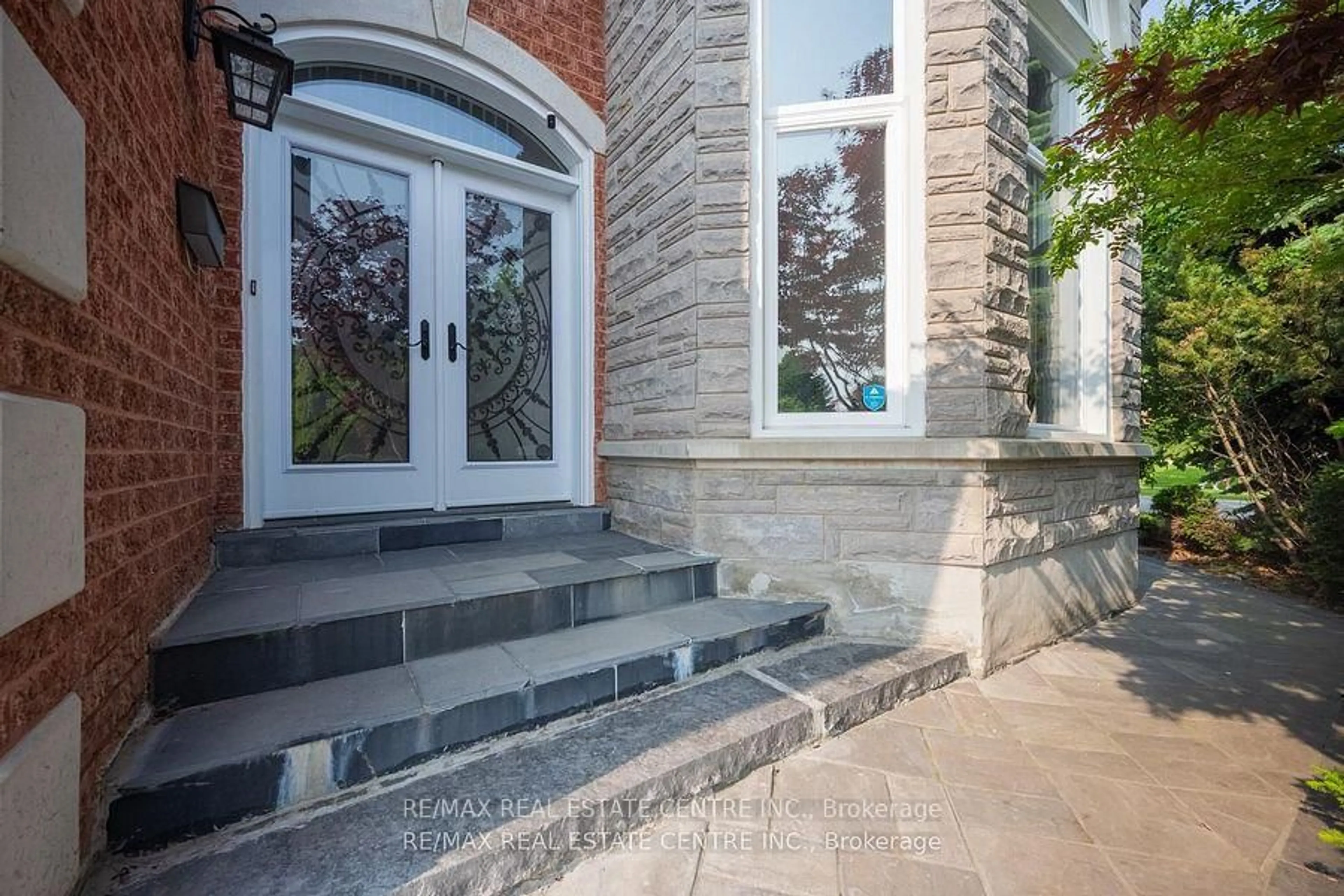 Unknown for 6361 Donway Dr, Mississauga Ontario L5V 1J5
