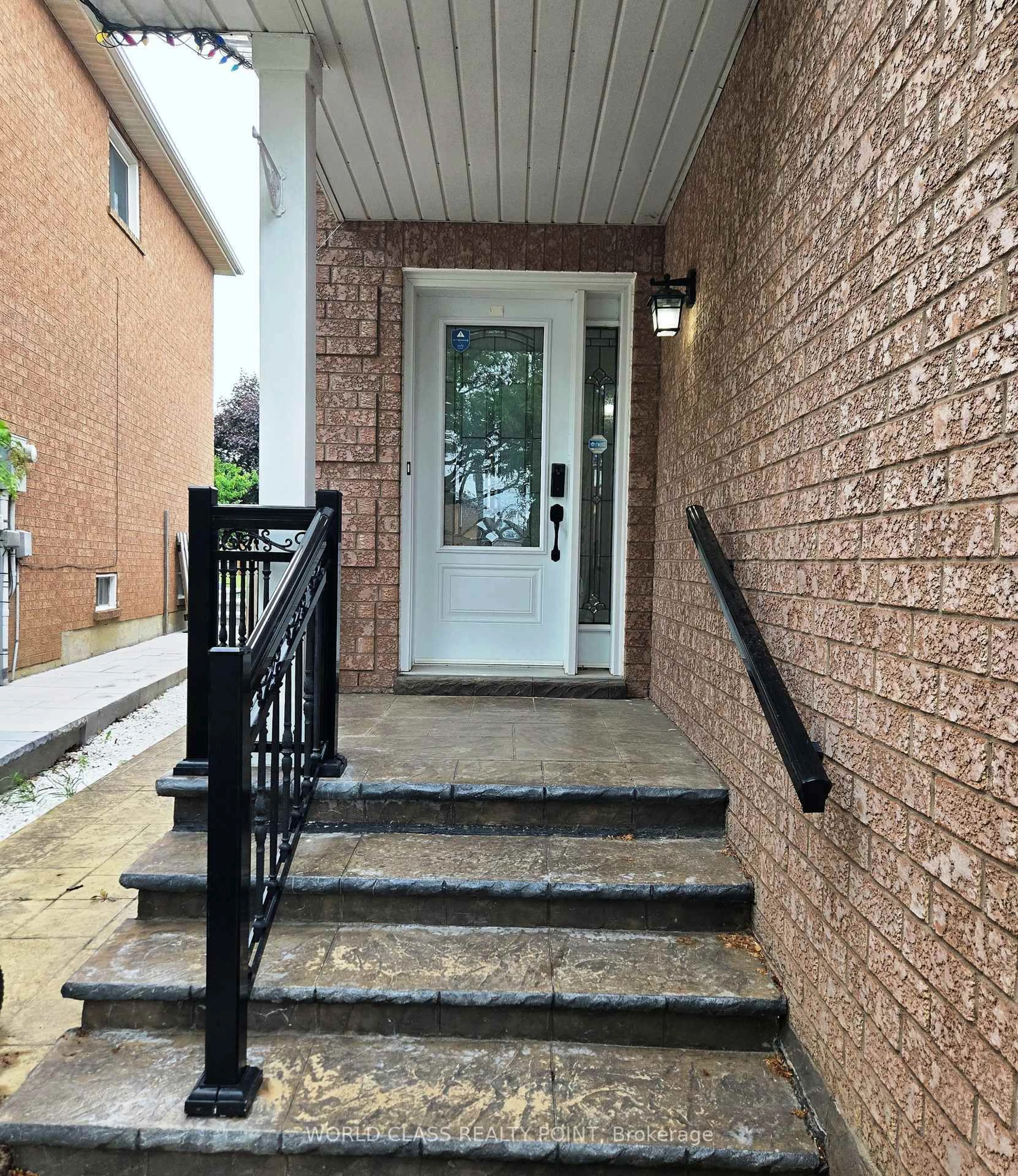 Unknown for 6136 Ford Rd, Mississauga Ontario L5V 1X1