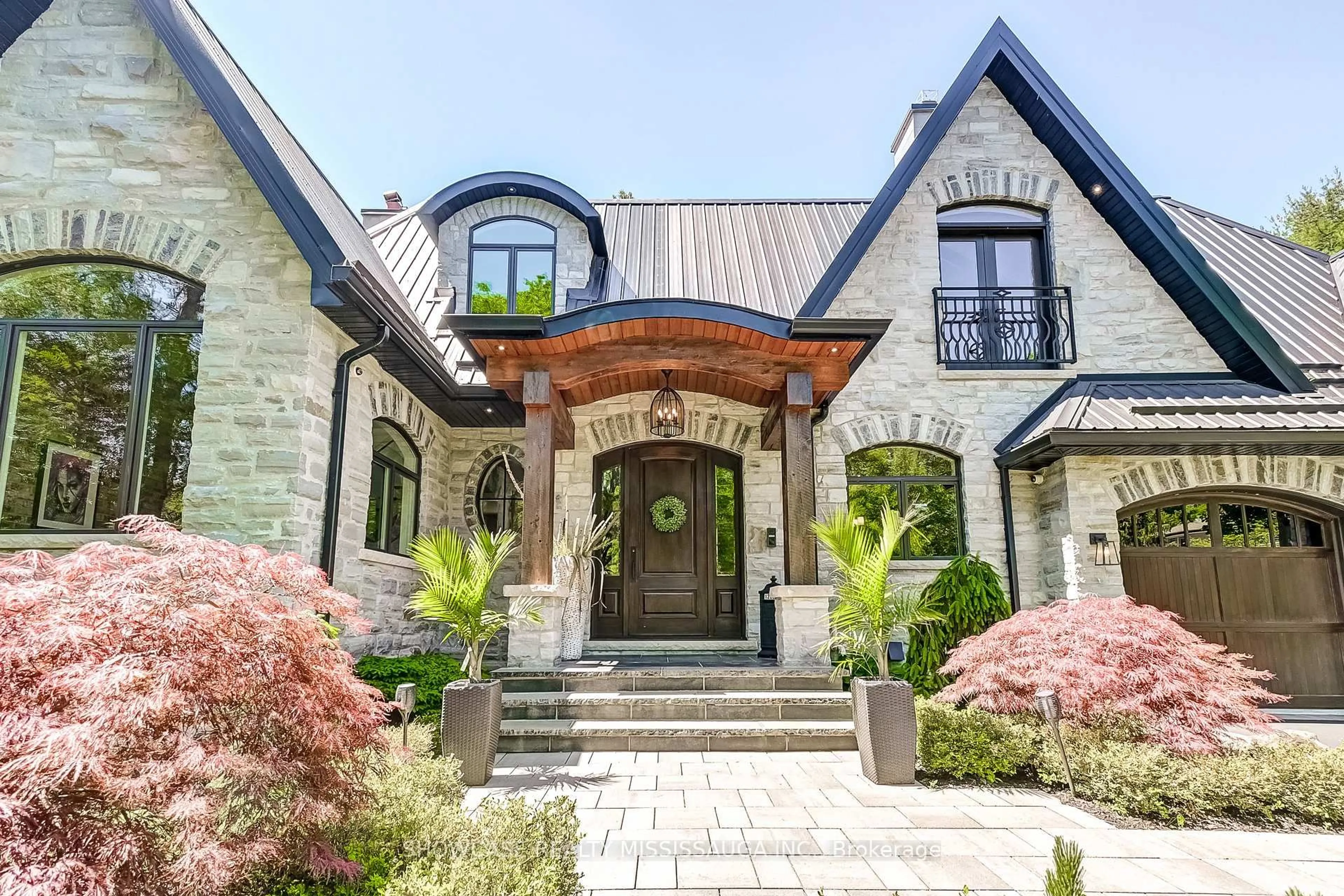 Home with brick exterior material, street for 1282 Catchacoma Crt, Mississauga Ontario L5H 2X6