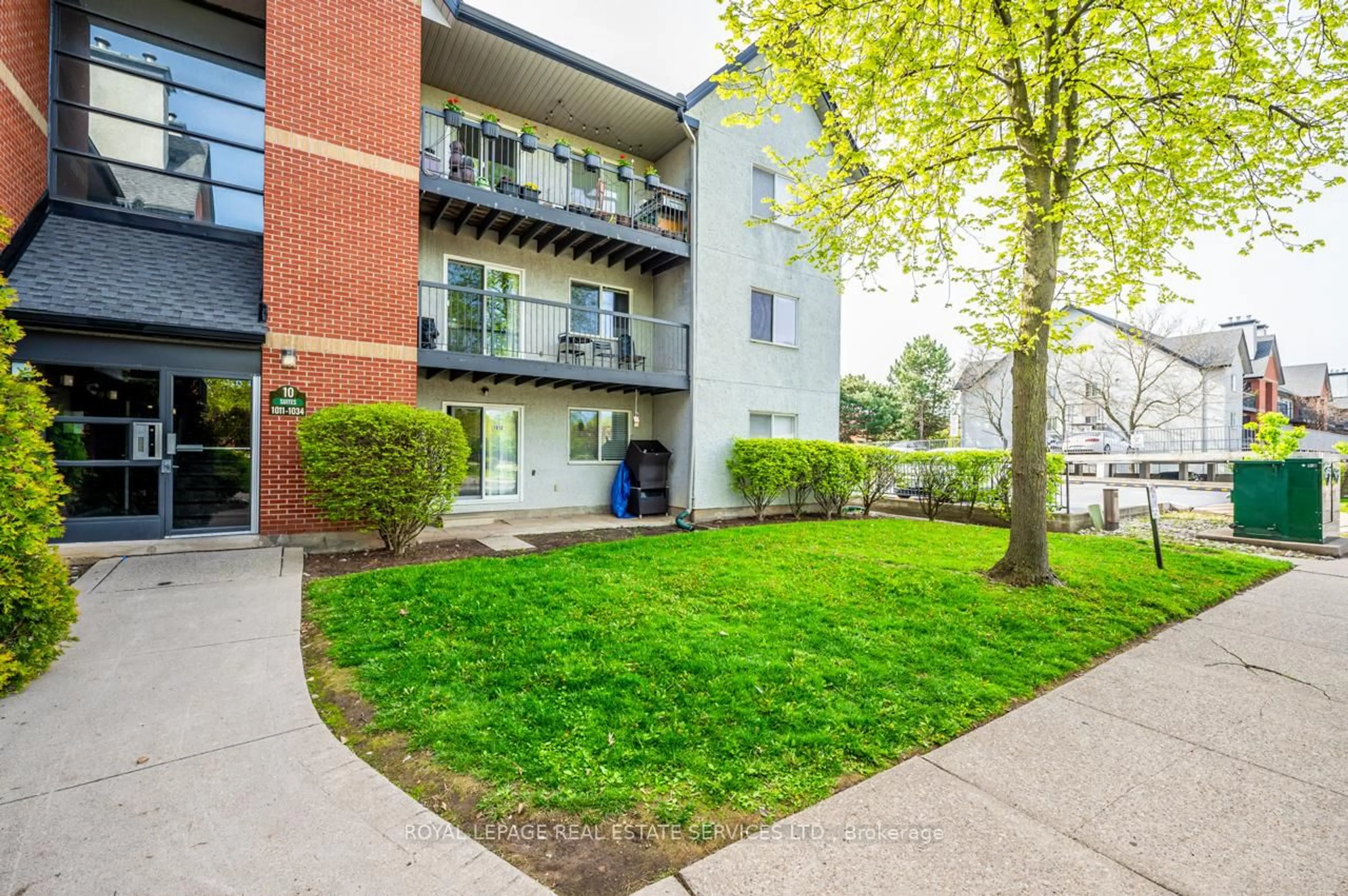 Patio, unknown for 1450 Glen Abbey Gate #1013, Oakville Ontario L6M 2V7