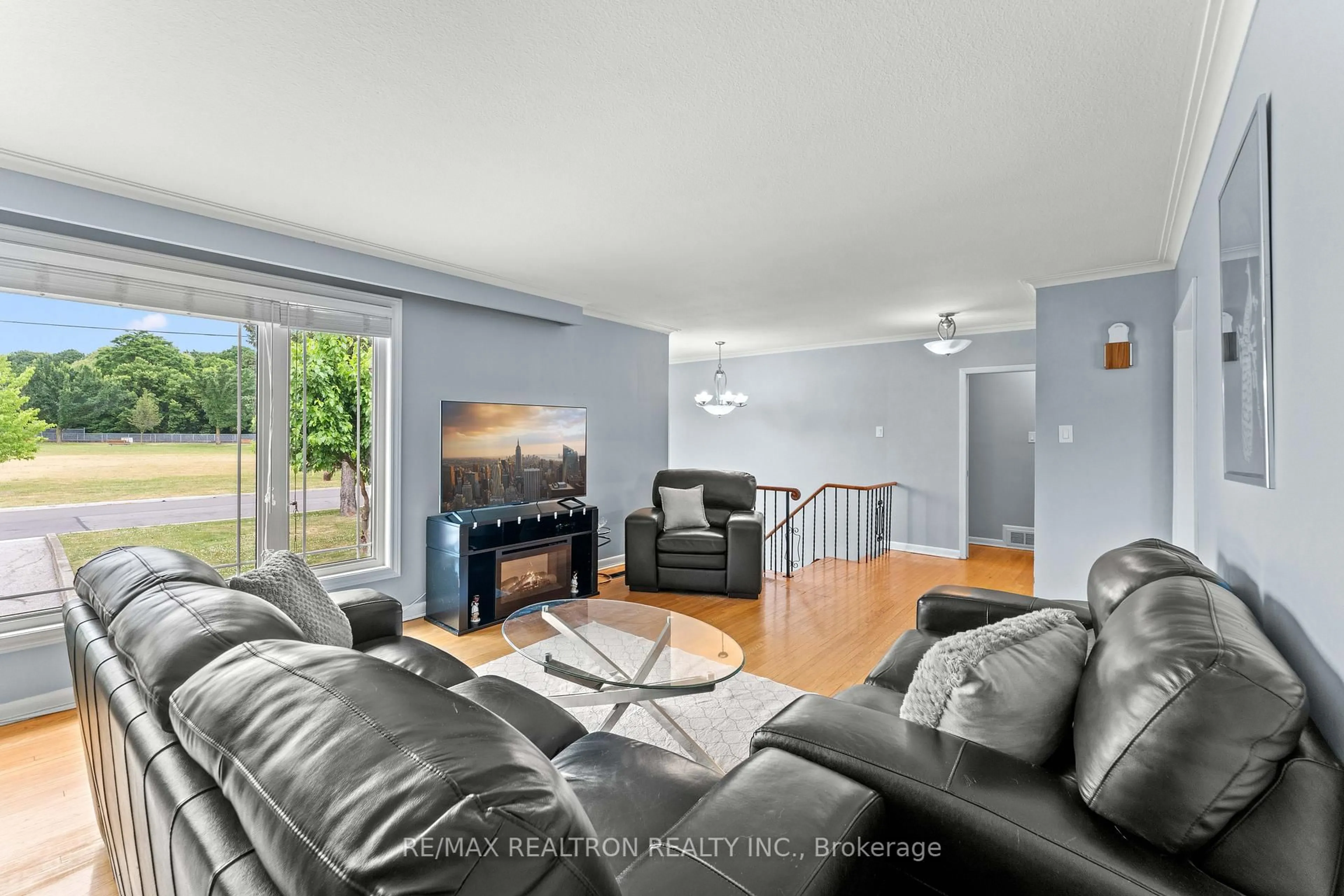 Living room with furniture, unknown for 4 Peacham Cres, Toronto Ontario M3M 1S1