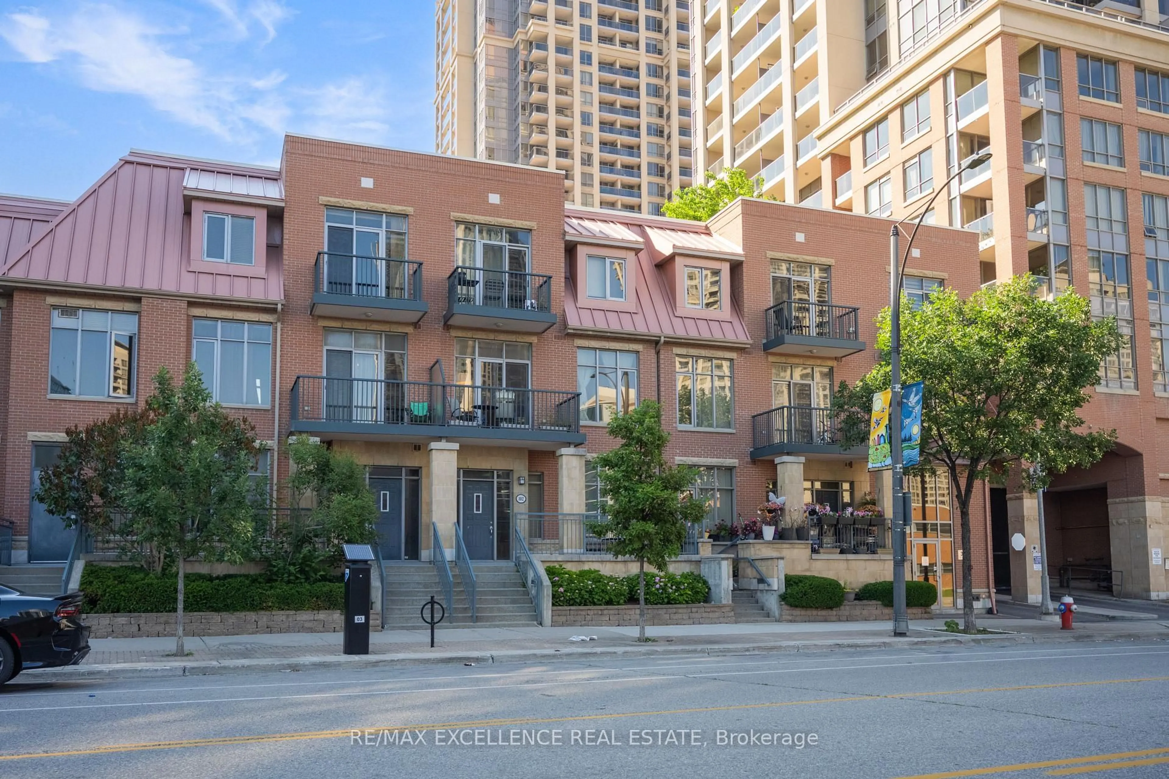 Patio, street for 320 City  Centre Dr #Gv202, Mississauga Ontario L5B 4P8