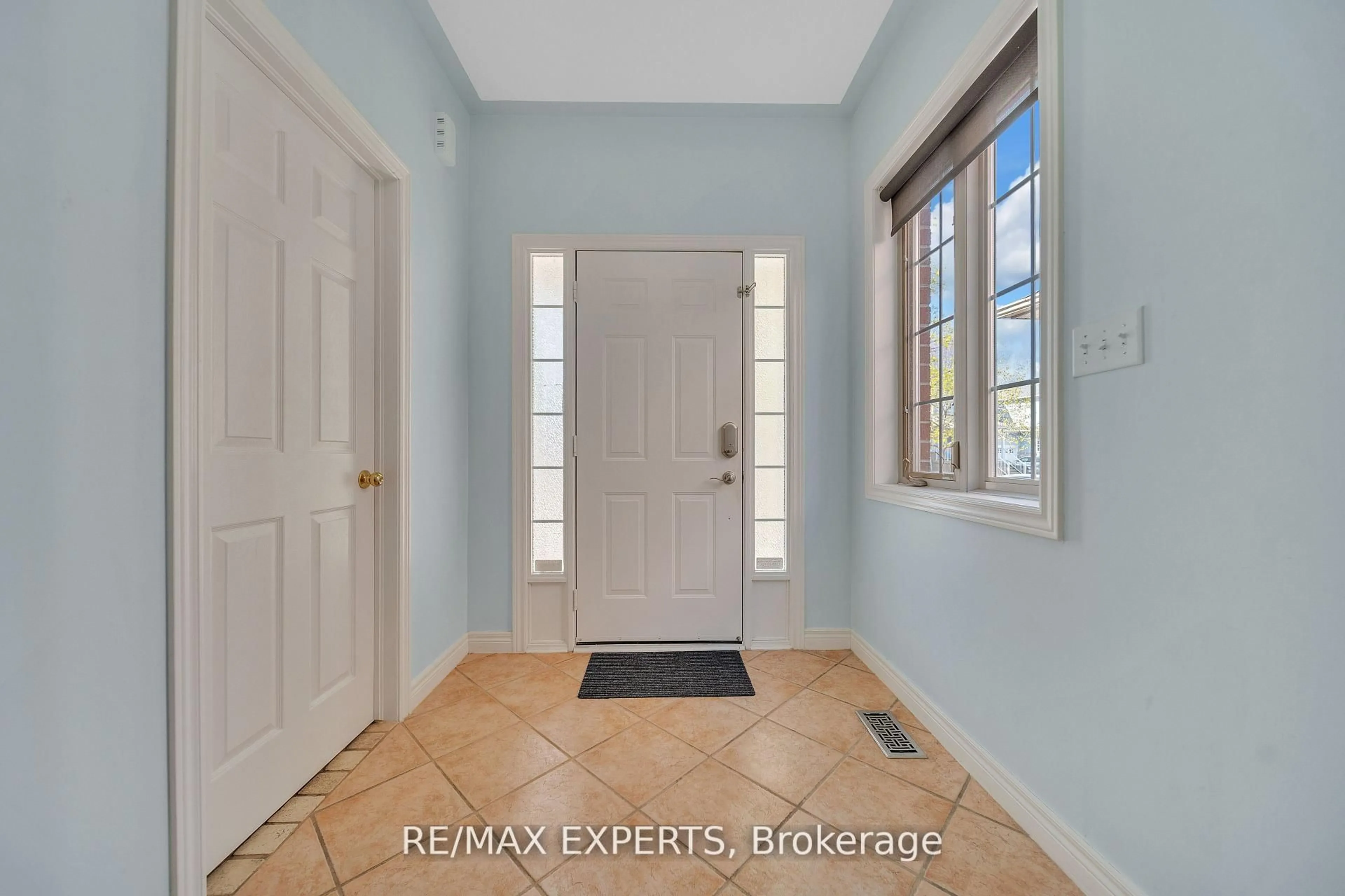 Indoor entryway for 13 Stable Gate, Brampton Ontario L7A 1V5