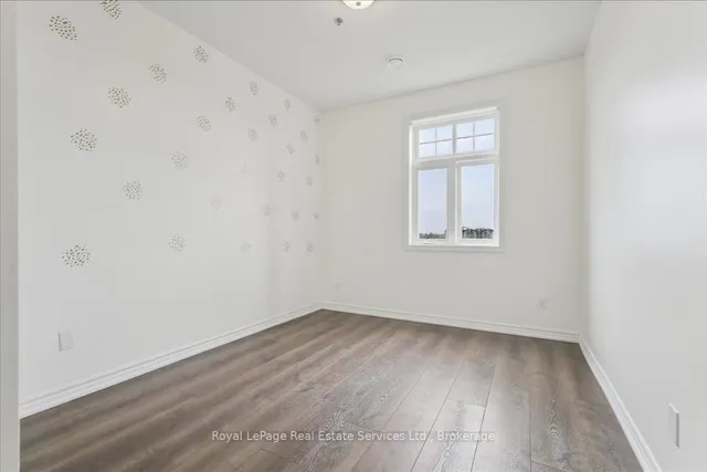 Additional property image - 1370 Costigan Rd Unit 301