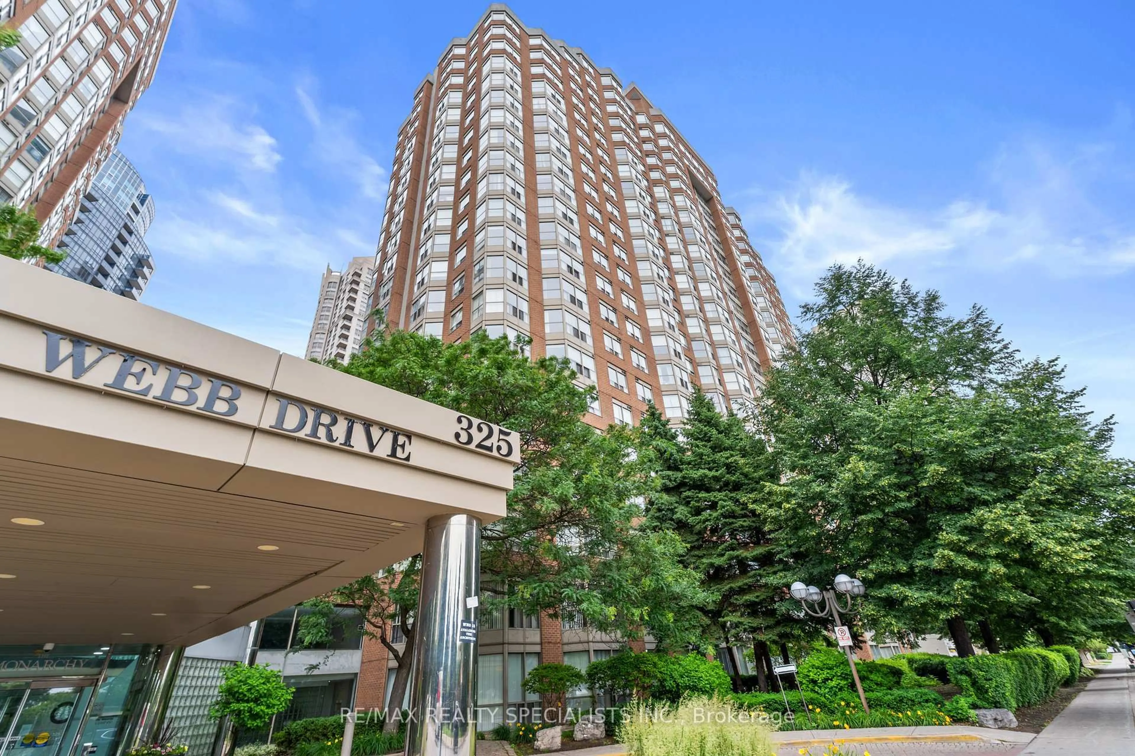 Indoor foyer for 325 Webb Dr #1208, Mississauga Ontario L5B 3Z9