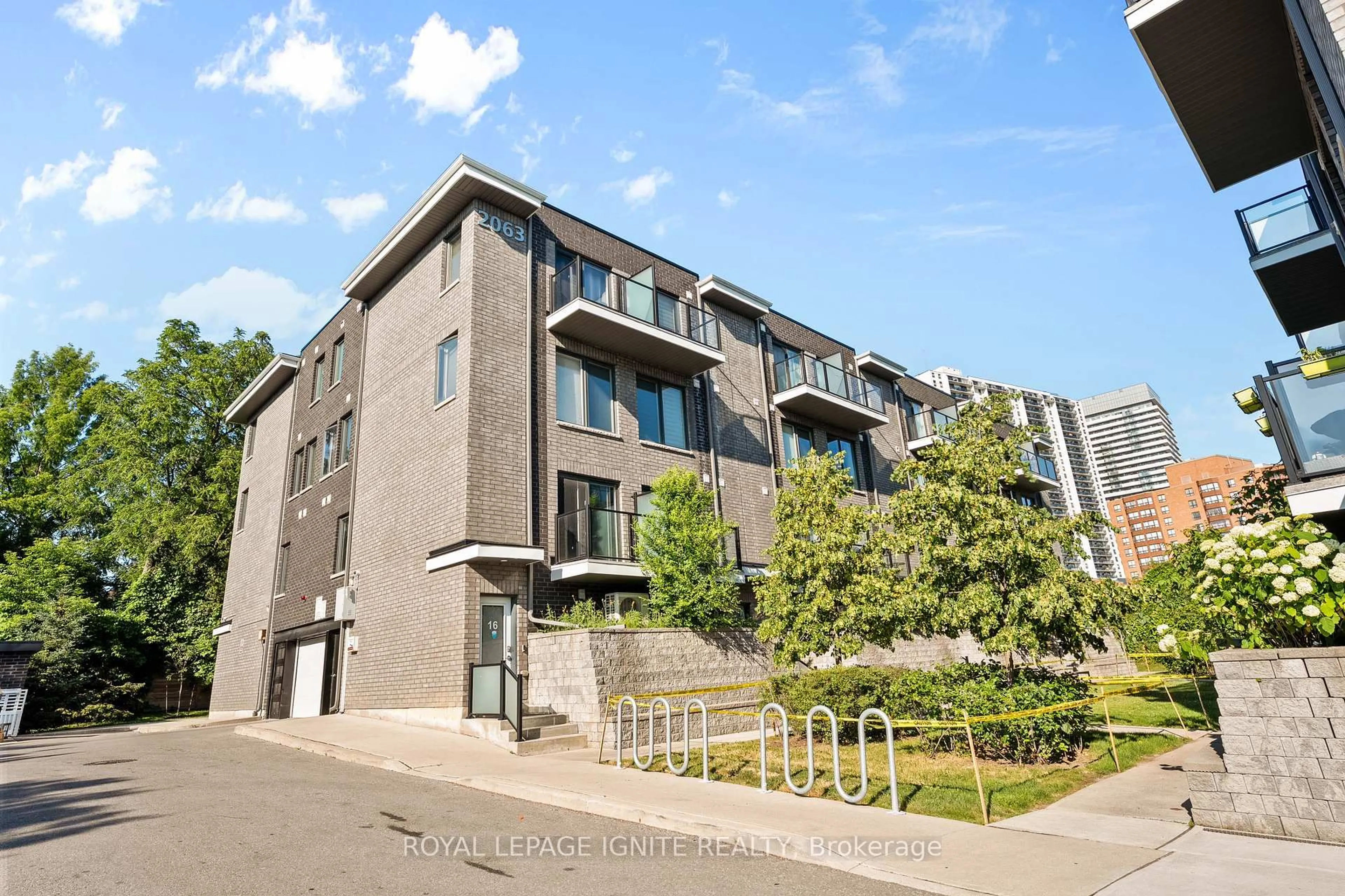 A pic from outside/outdoor area/front of a property/back of a property/a pic from drone, building for 2063 Weston Rd #Unit  2, Toronto Ontario M9N 1X7