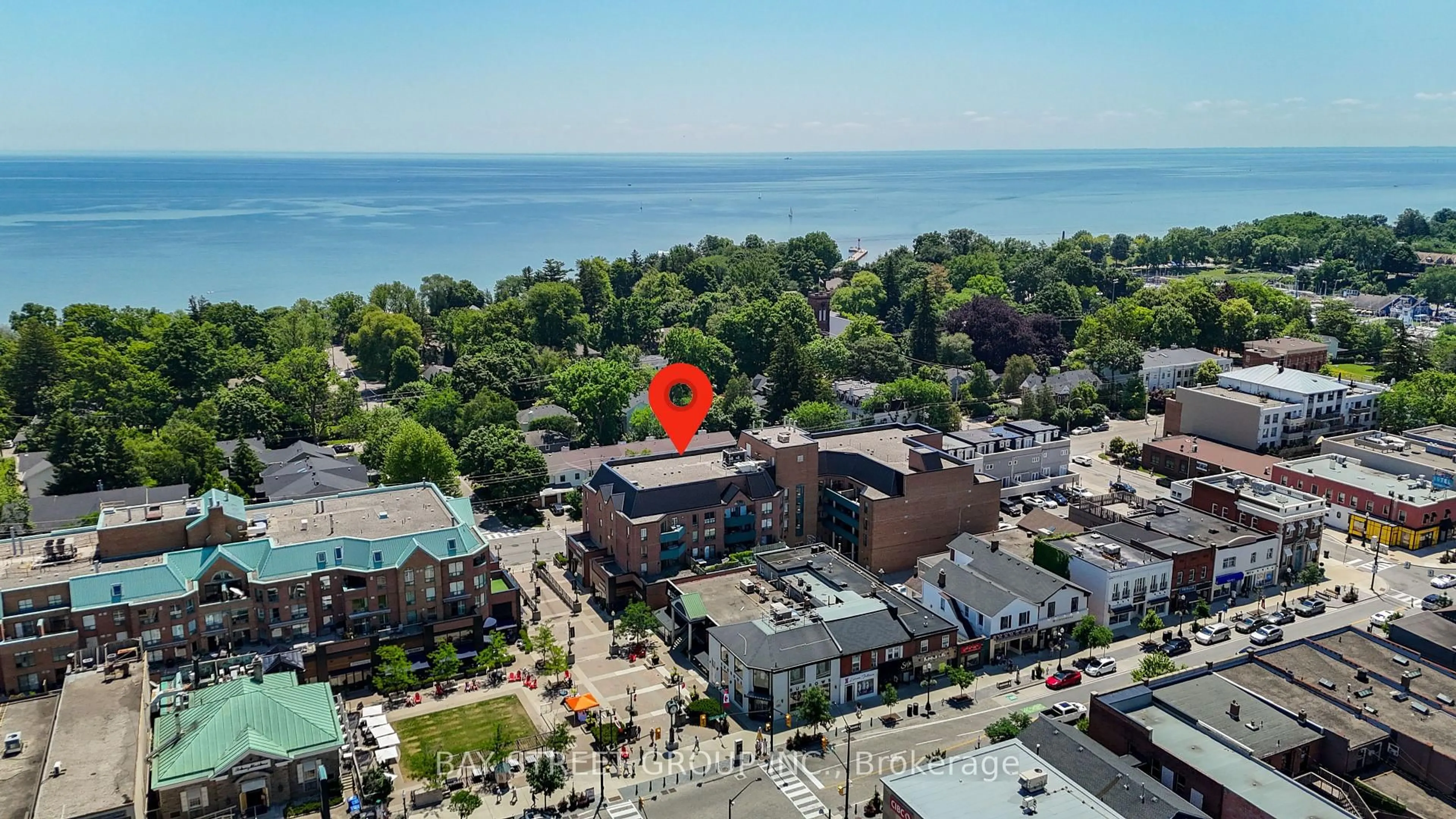 A pic from outside/outdoor area/front of a property/back of a property/a pic from drone, water/lake/river/ocean view for 185 Robinson St #208, Oakville Ontario L6J 7P6
