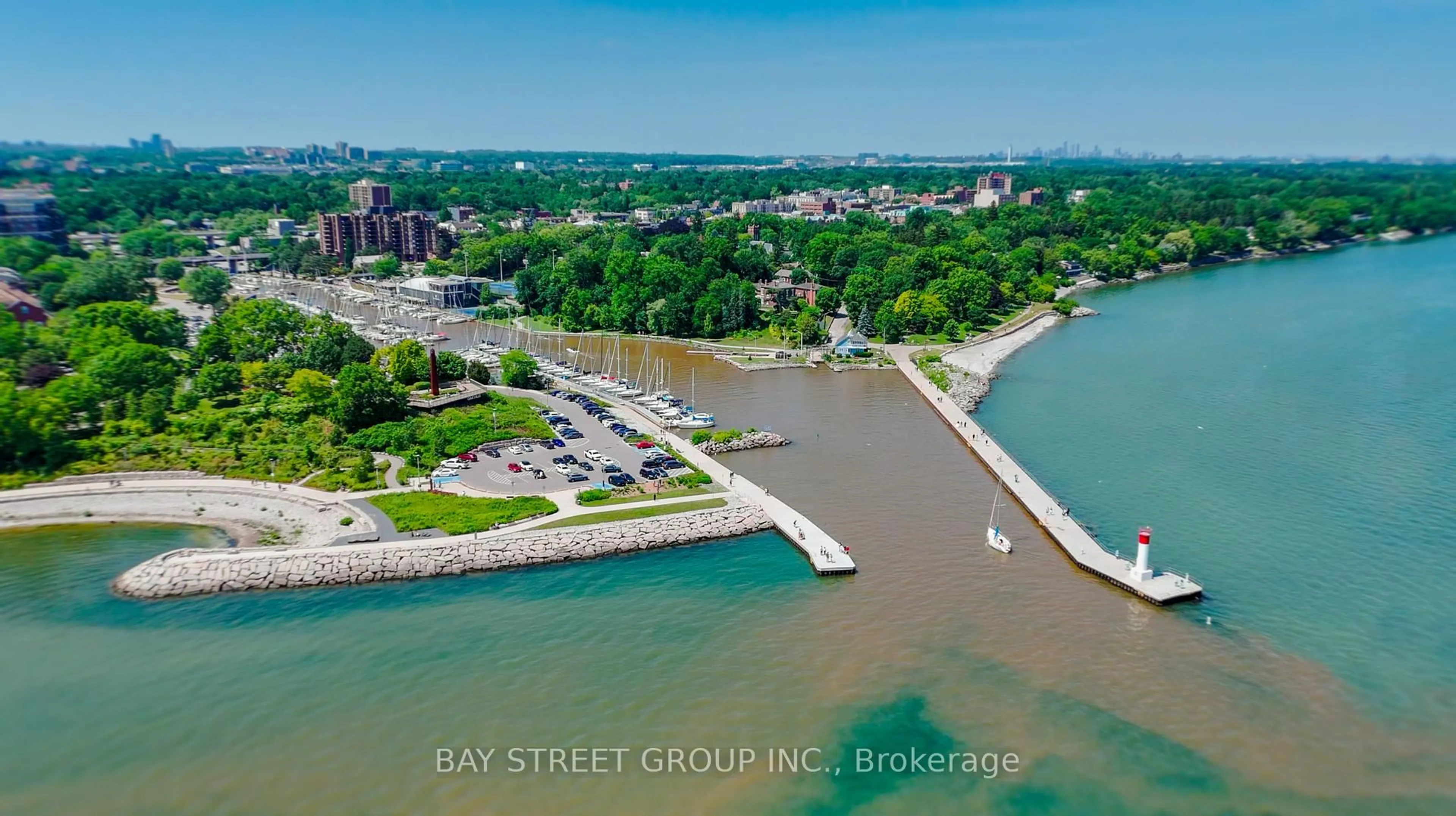 A pic from outside/outdoor area/front of a property/back of a property/a pic from drone, water/lake/river/ocean view for 185 Robinson St #208, Oakville Ontario L6J 7P6