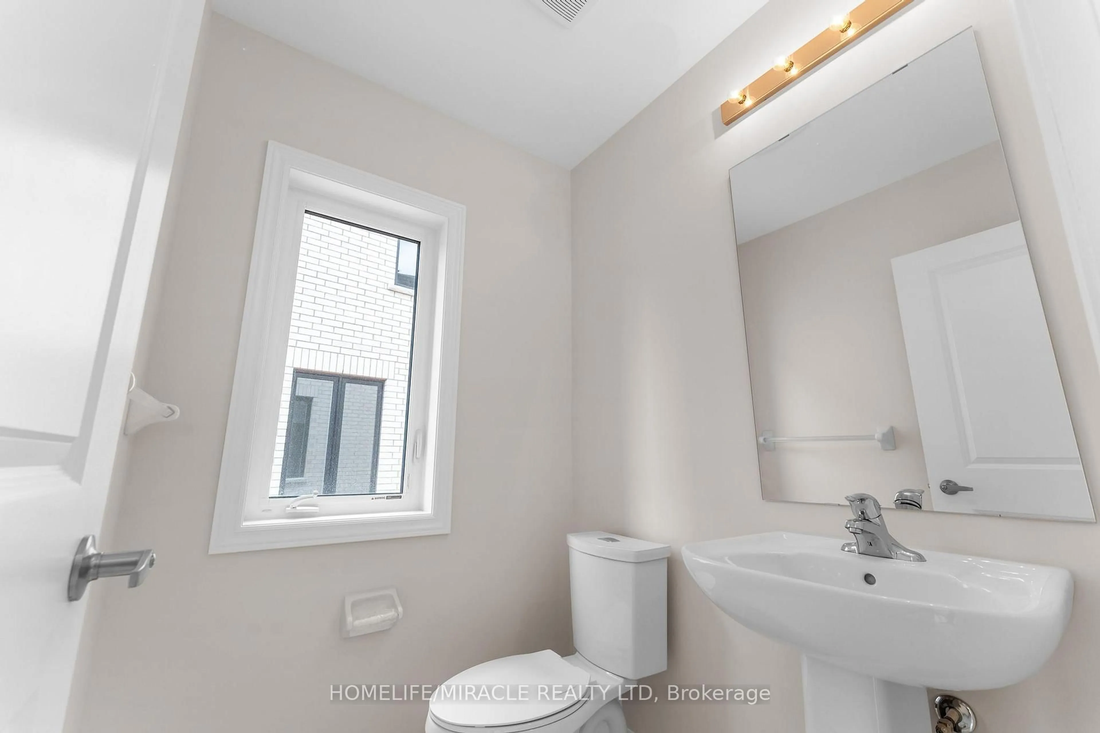Standard bathroom, ceramic/tile floor for 873 Logan Dr, Milton Ontario L9T 7E7