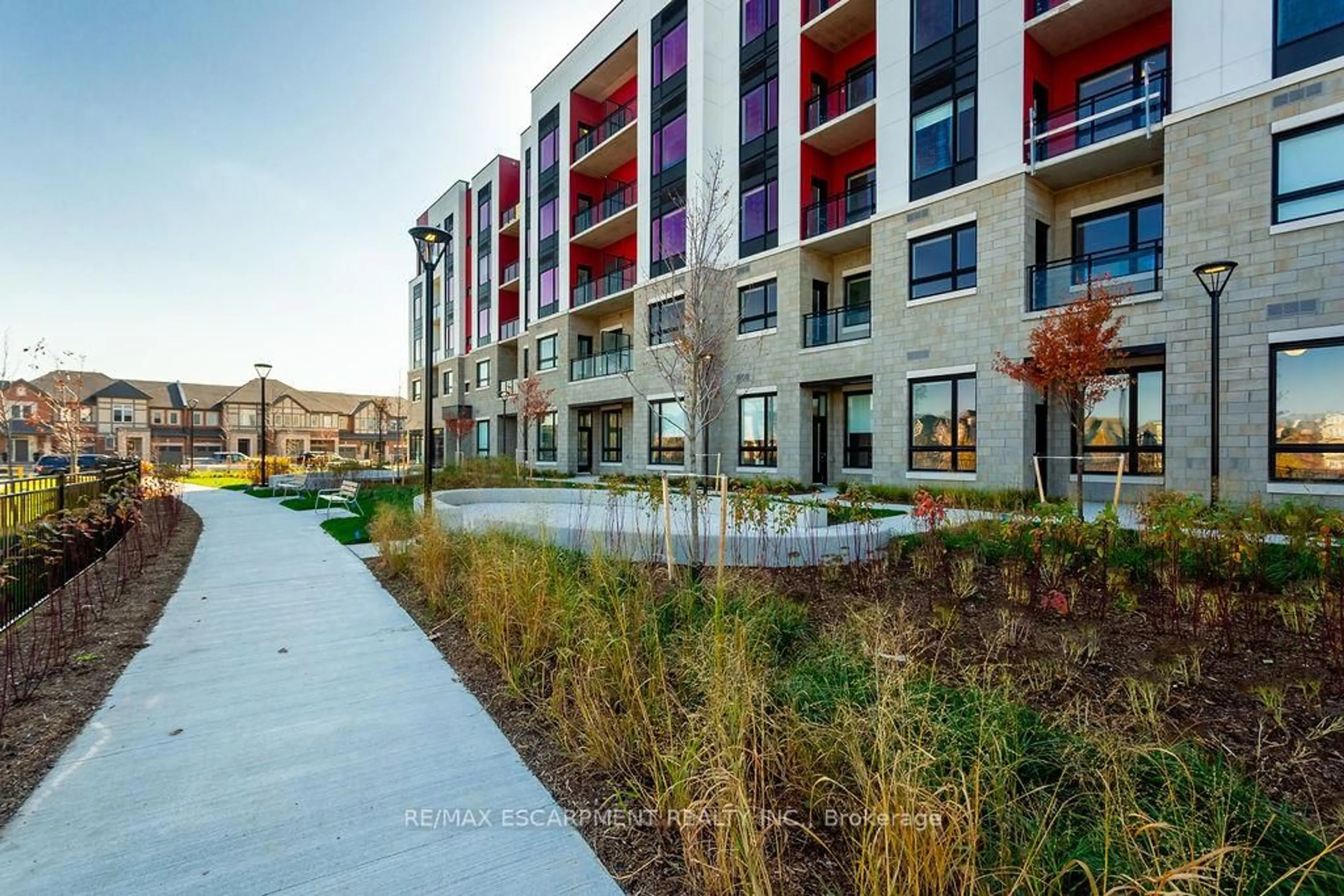 Patio, street for 3265 Carding Mill Tr #205, Oakville Ontario L6M 5P7
