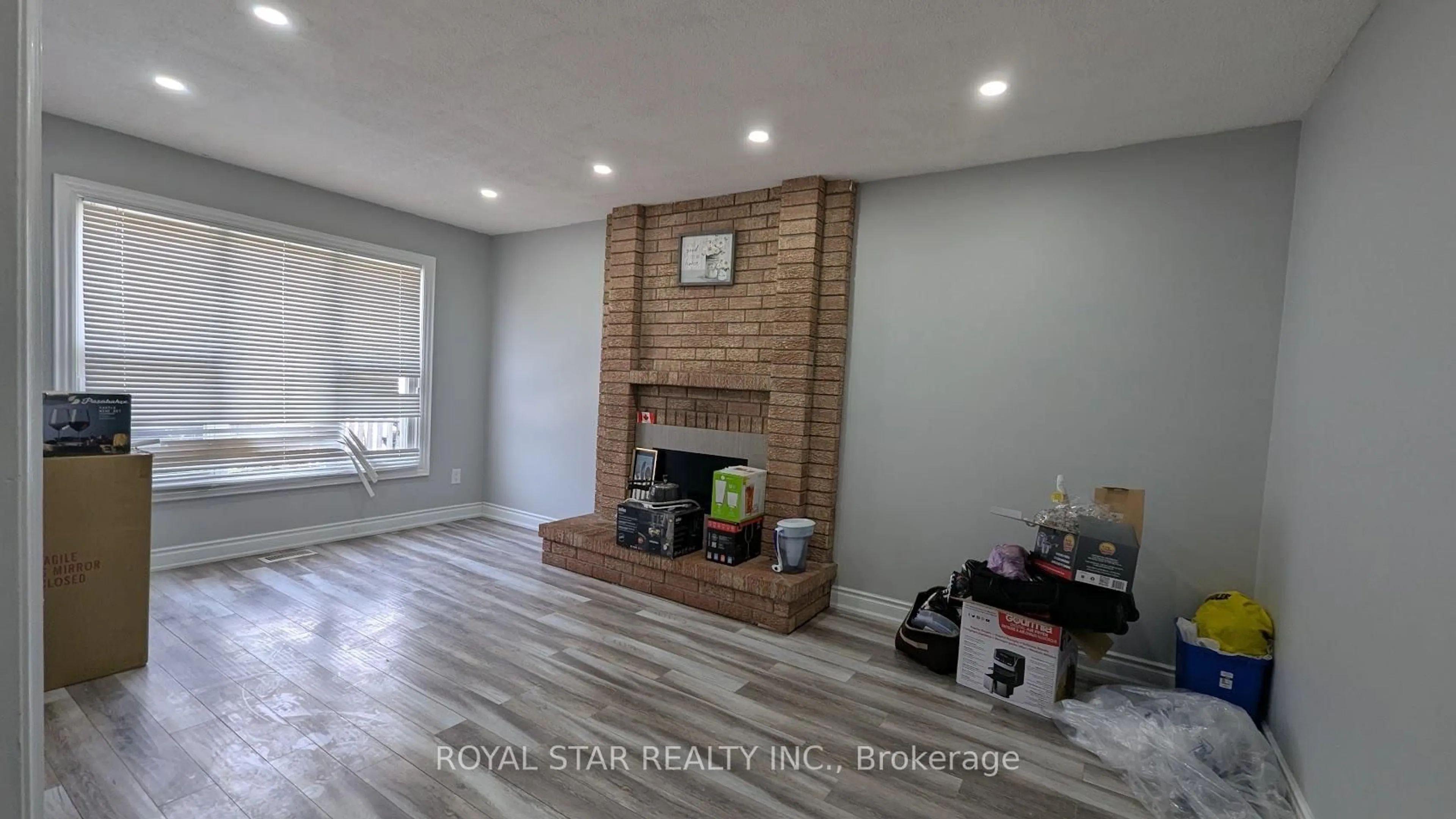 Unknown for 12 Oaklea Blvd, Brampton Ontario L6Y 4G7