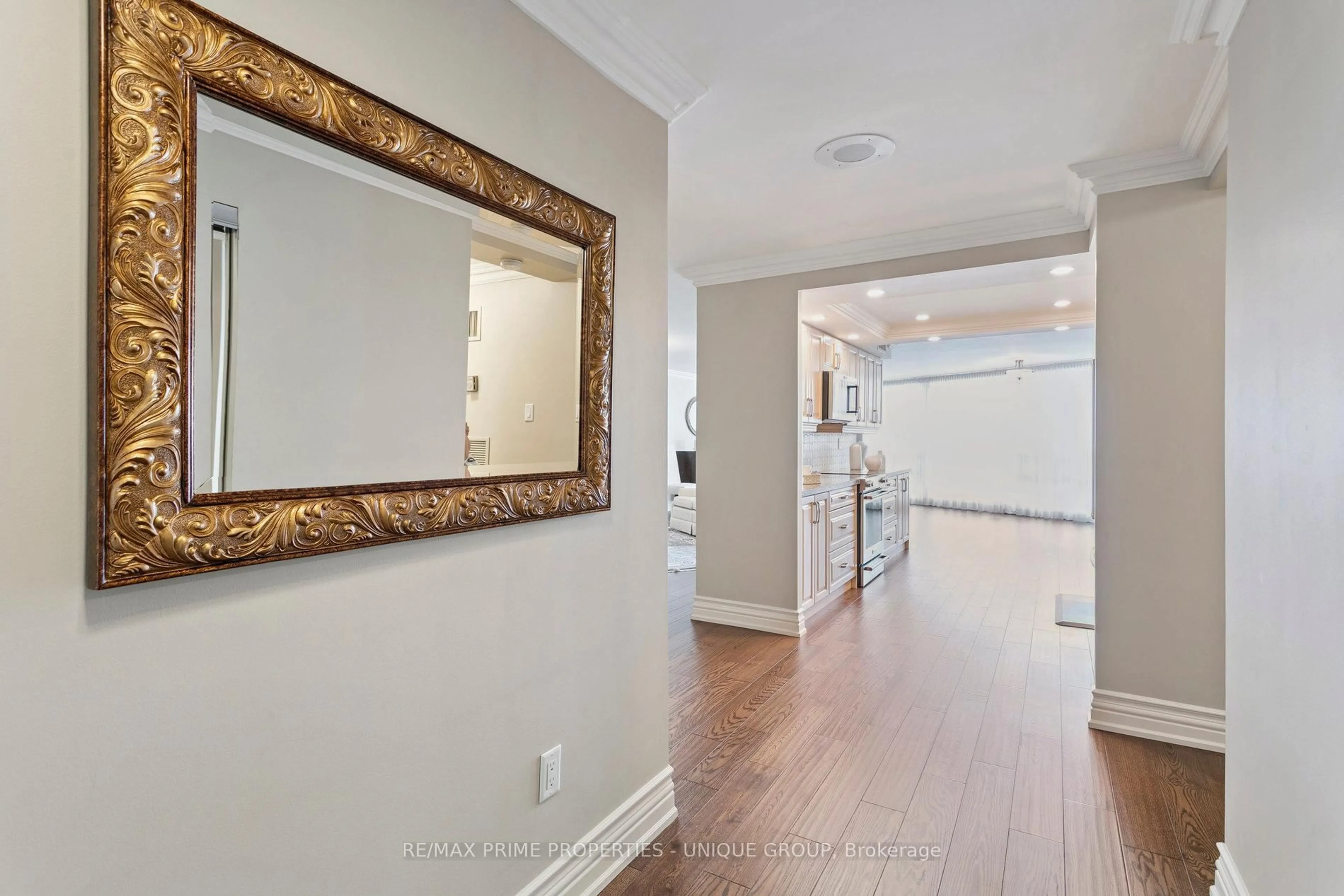 Indoor entryway for 2010 Islington Ave #405, Toronto Ontario M9P 3S8