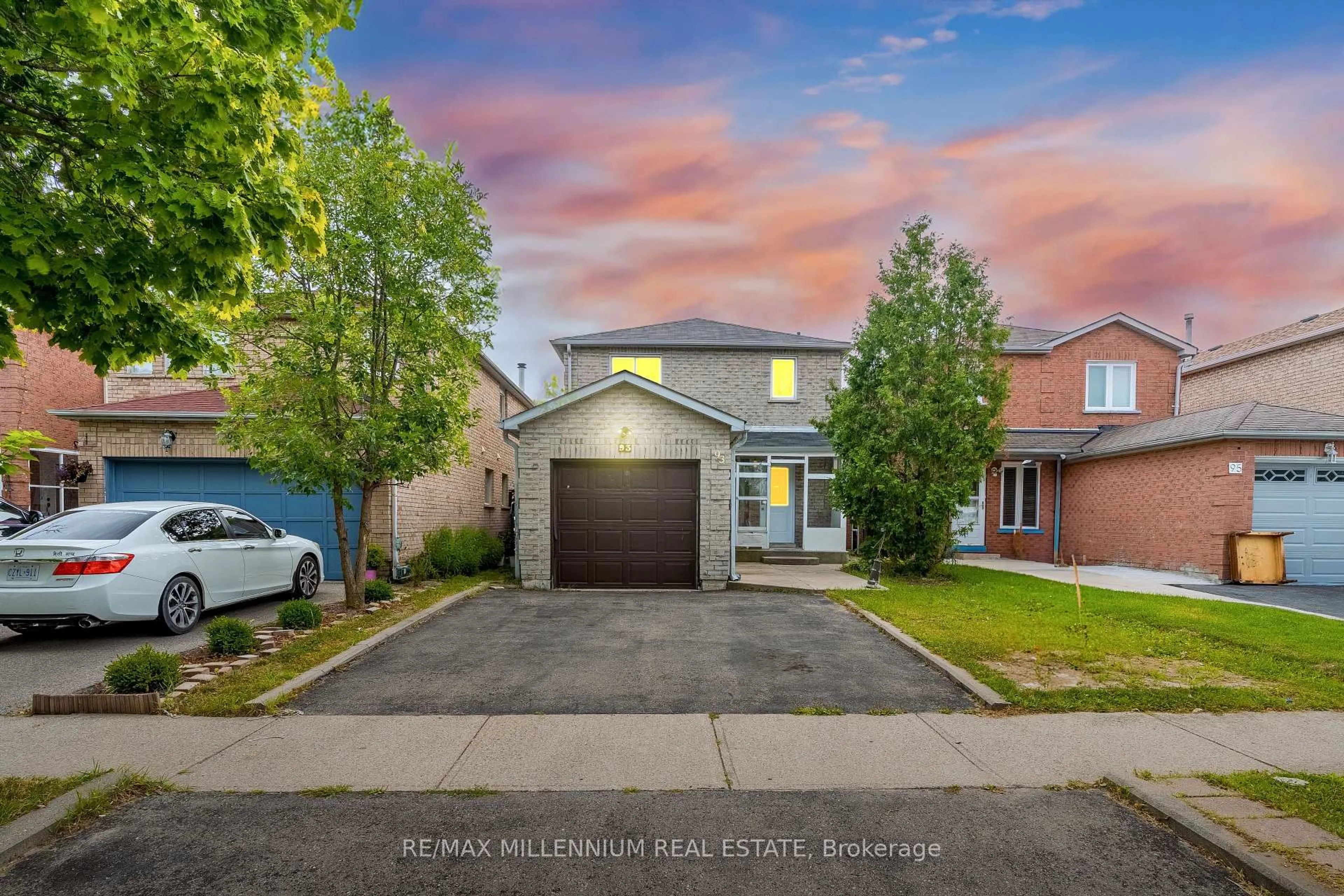 A pic from outside/outdoor area/front of a property/back of a property/a pic from drone, street for 93 Gatesgill St, Brampton Ontario L6X 3T1