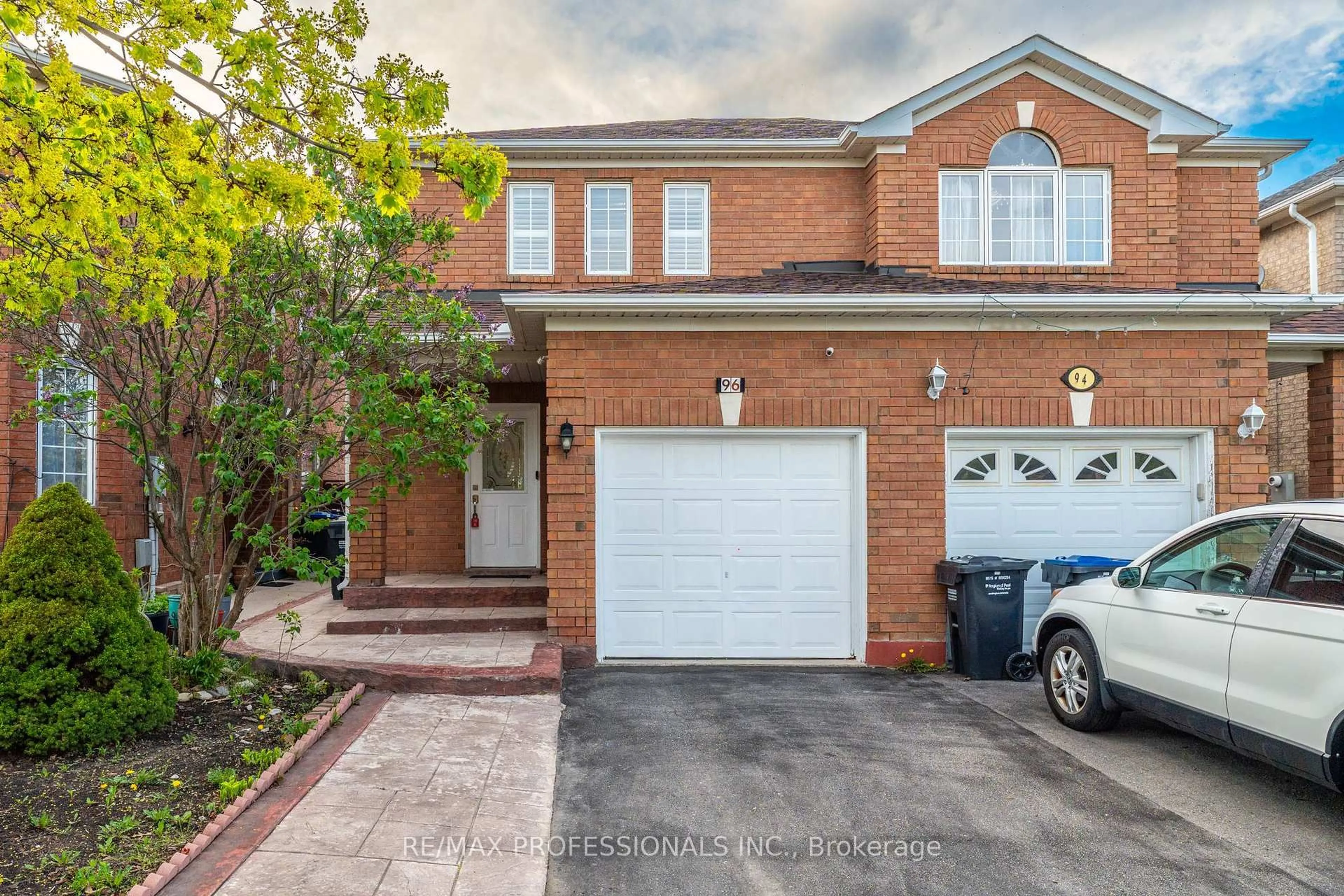 Home with brick exterior material, street for 96 Lake Louise Dr, Brampton Ontario L6X 4Y6