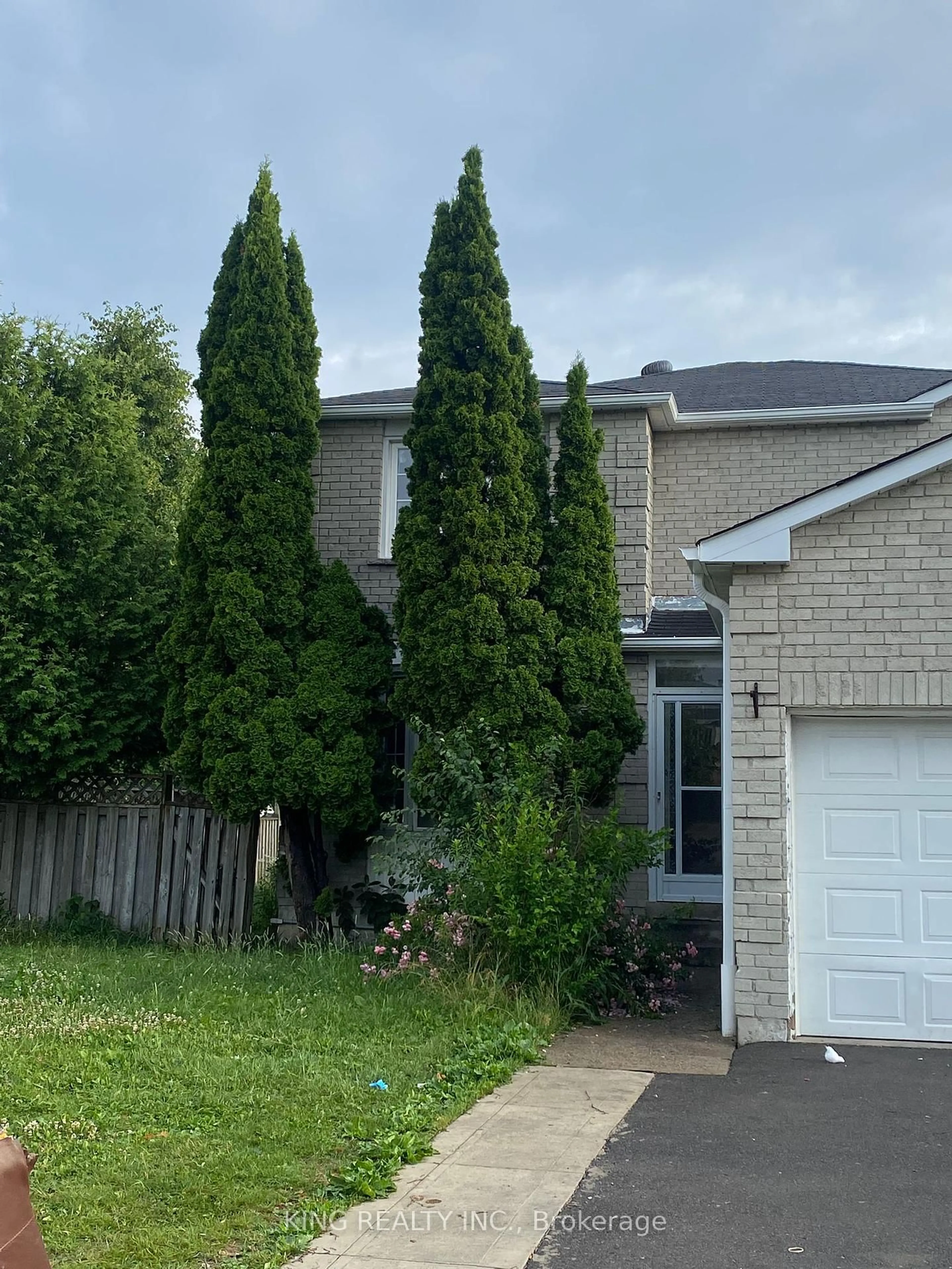 Unknown for 7 Clydesdale Circ #Upper, Brampton Ontario L6Y 3R4