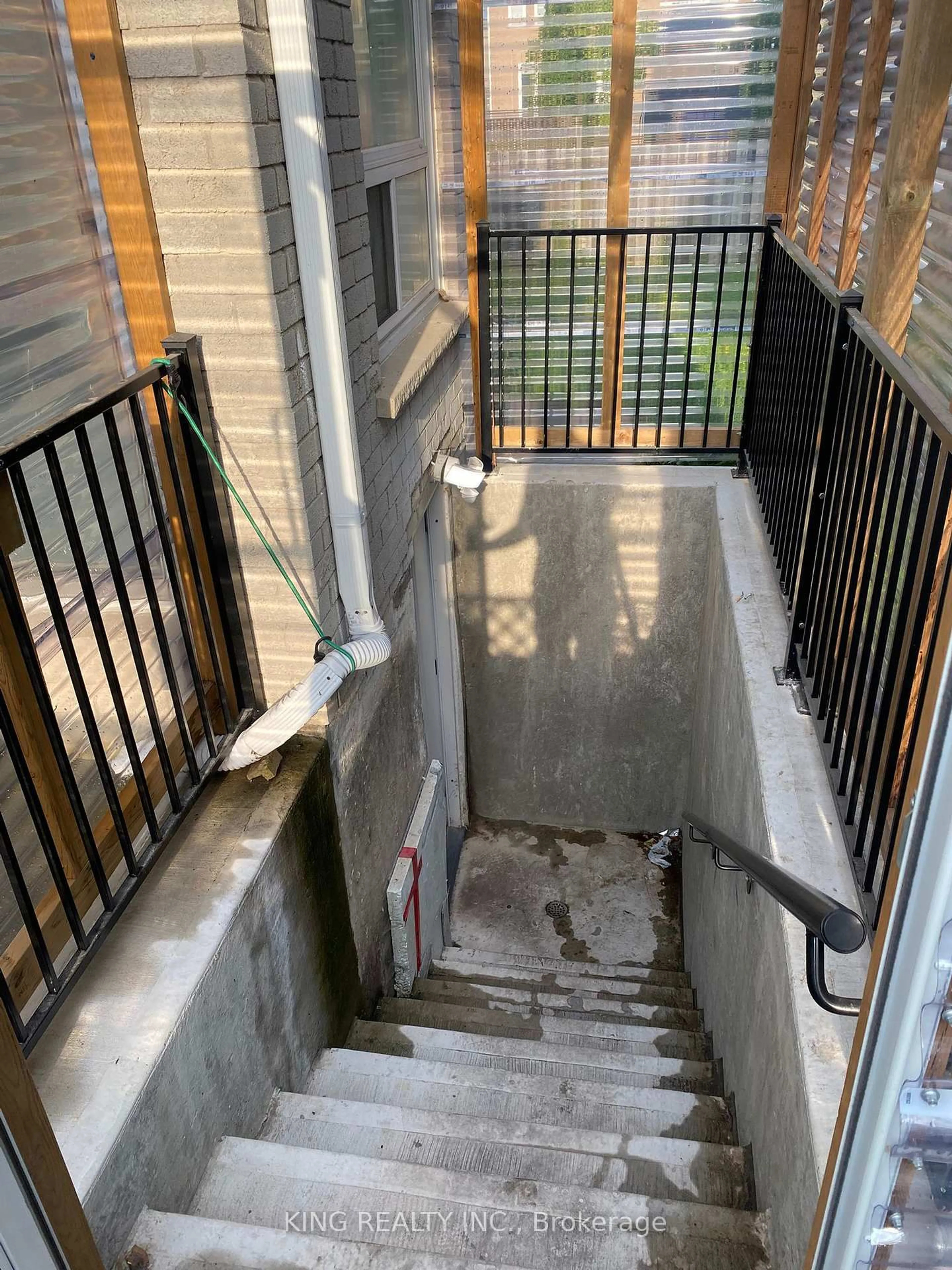 Stairs for 7 Clydesdale Circ #Upper, Brampton Ontario L6Y 3R4