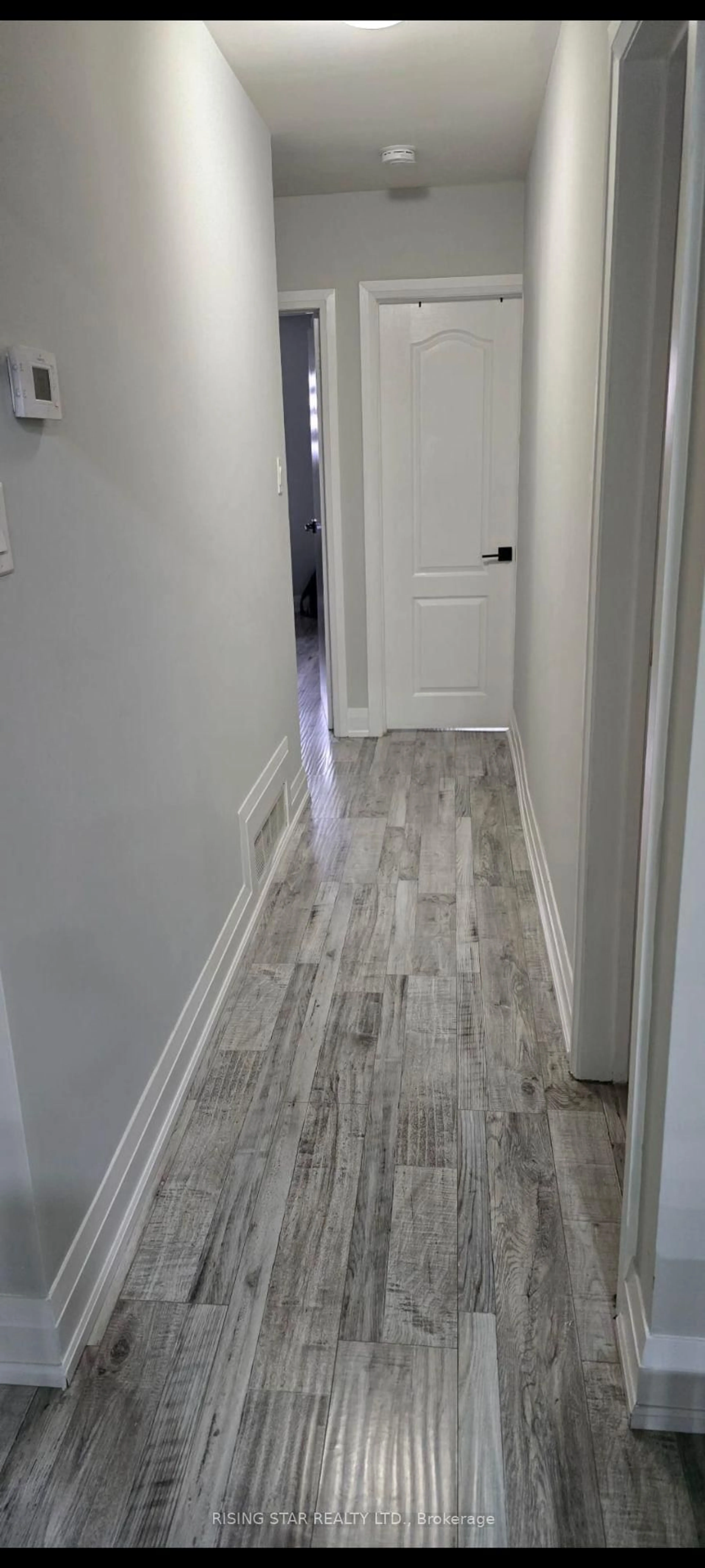 Indoor entryway for 73 Seacliff Blvd, Toronto Ontario M9L 2G7