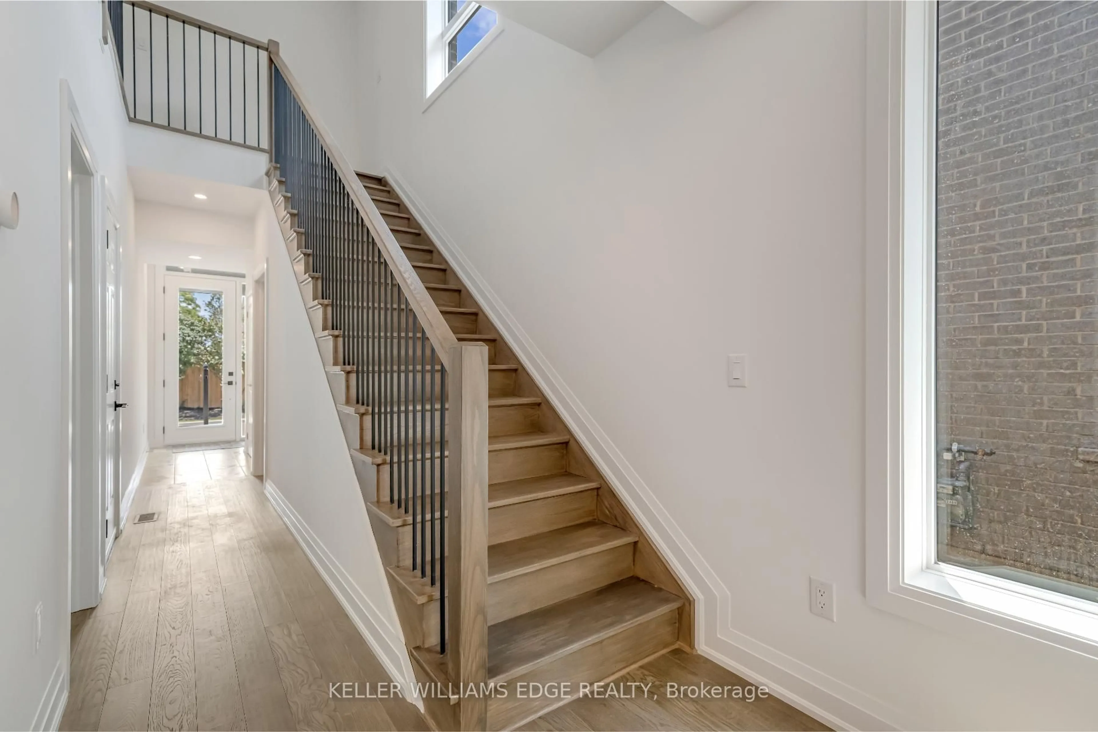 Stairs for 2154 Walkers Line #6, Burlington Ontario L7M 3R9
