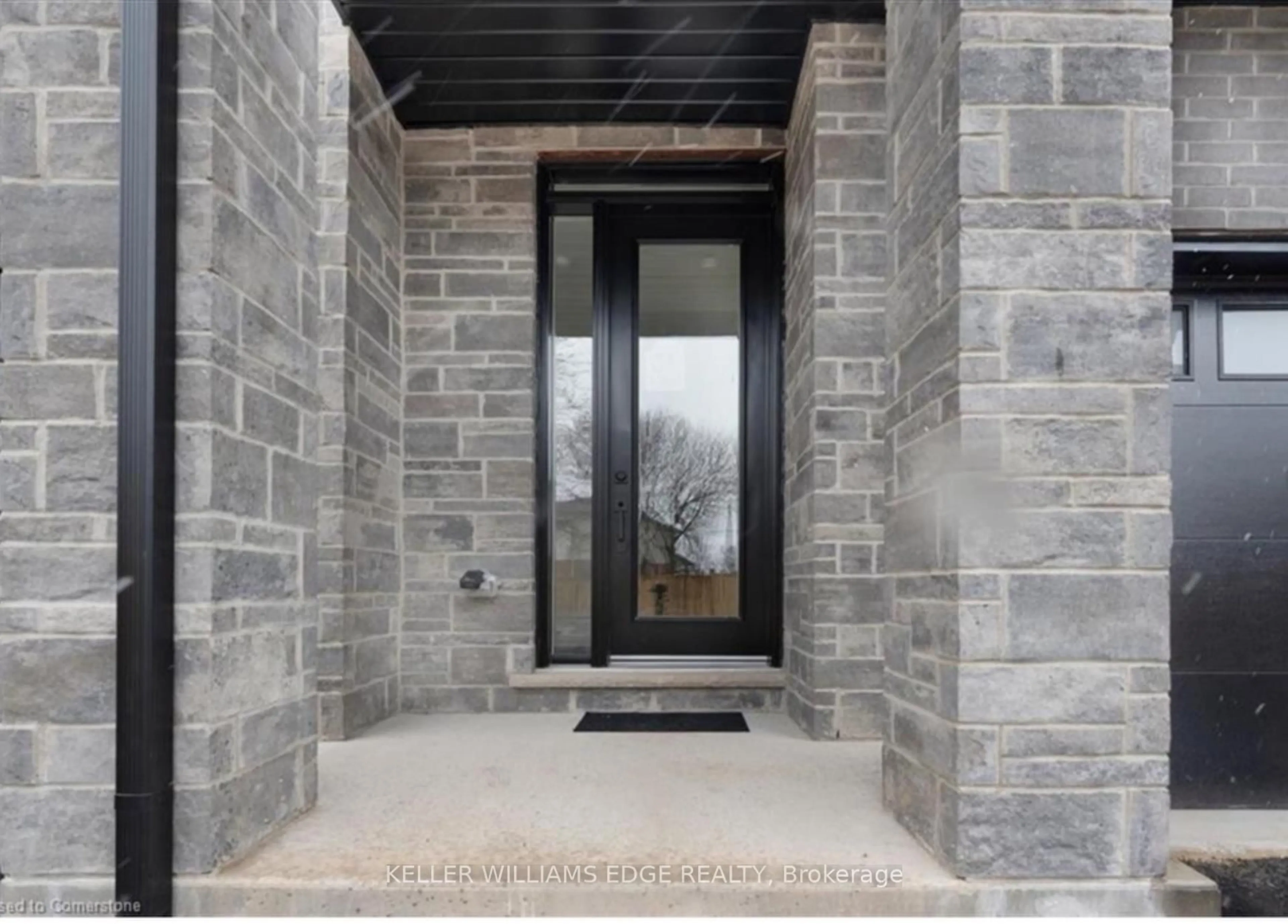 Indoor entryway for 2154 Walkers Line #8, Burlington Ontario L7M 3R9