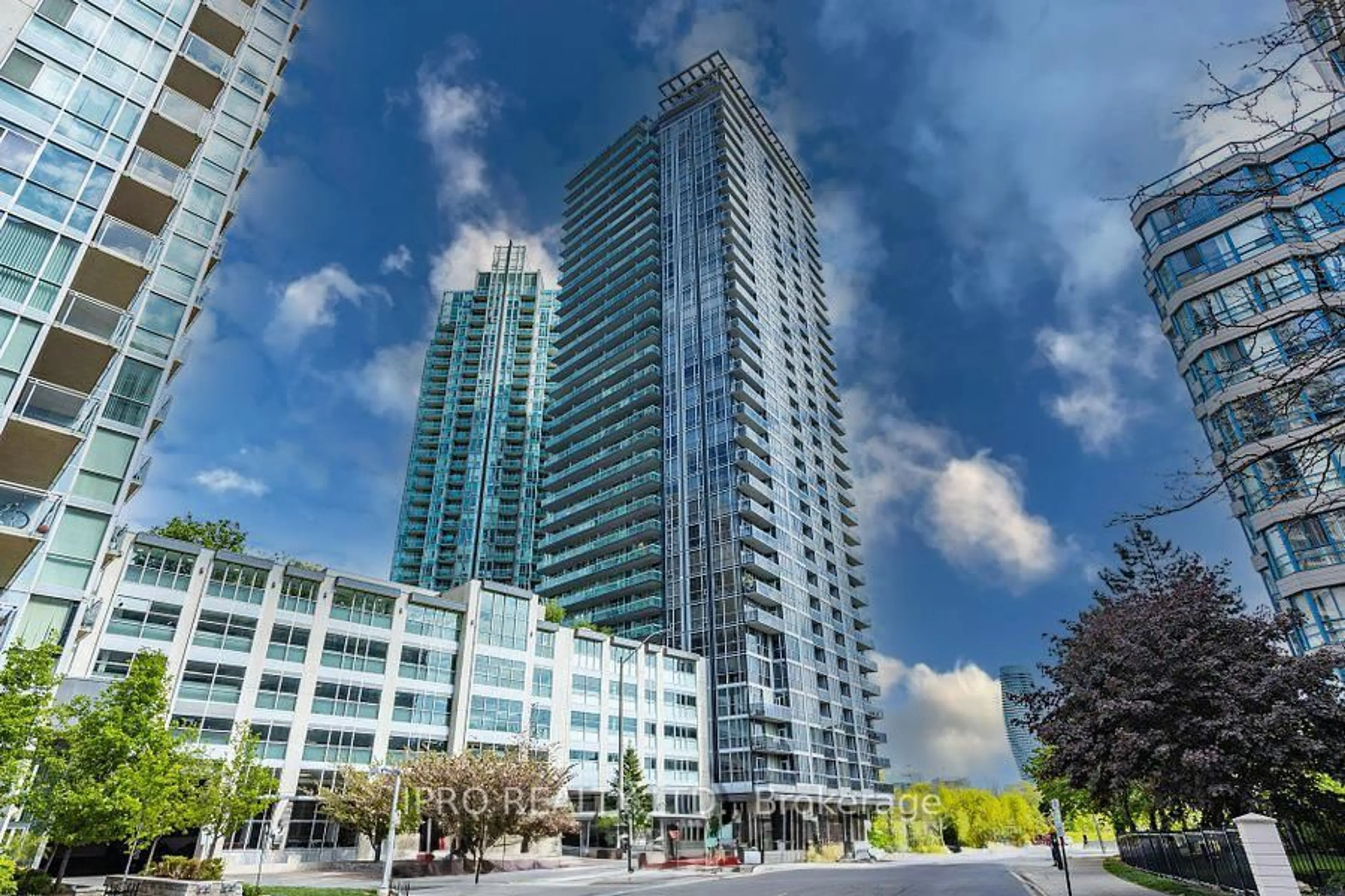 Patio, unknown for 223 Webb Dr #1701, Mississauga Ontario L5B 0E8