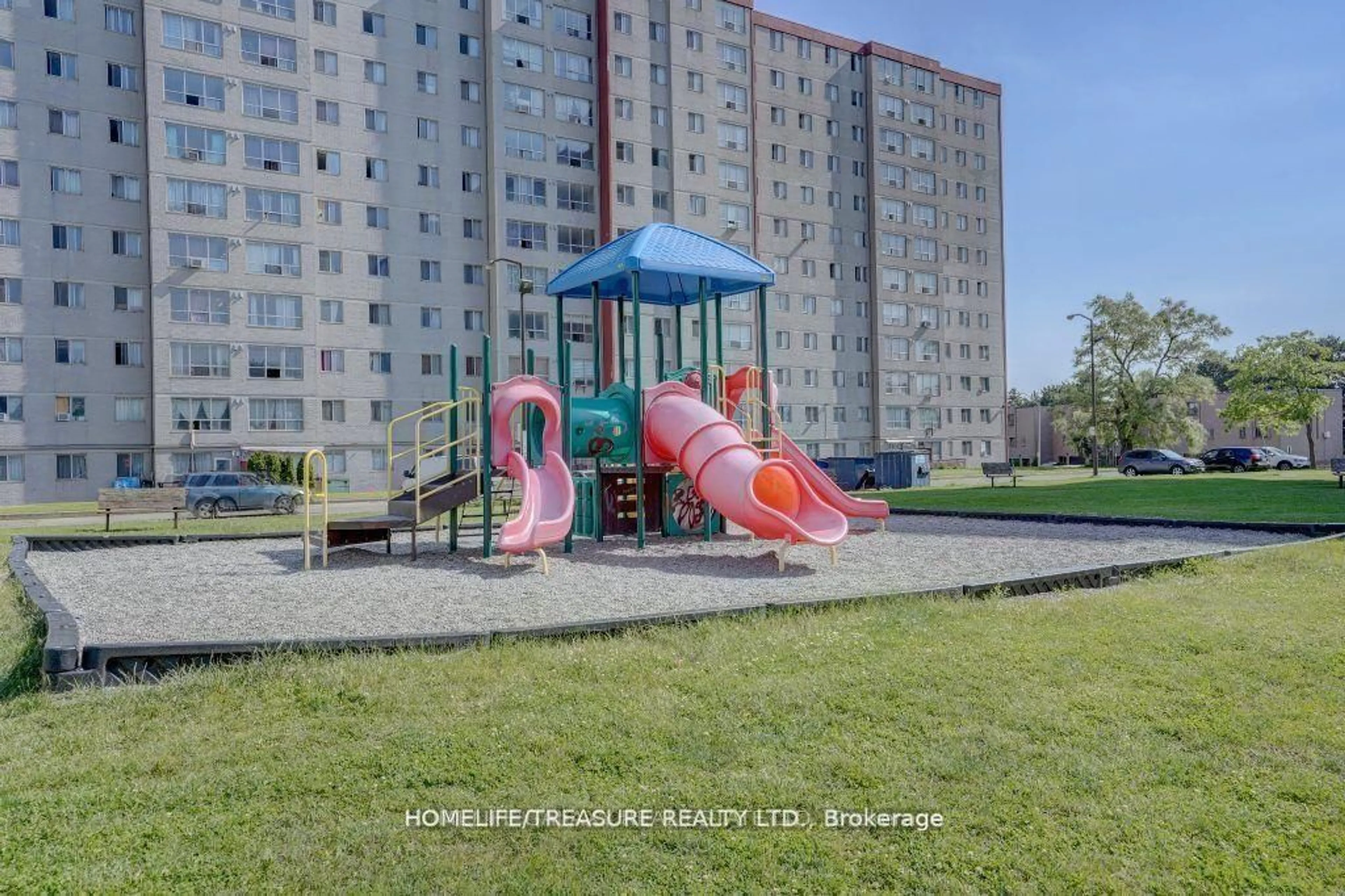 Patio, building for 200 Lotherton Ptwy #609, Toronto Ontario M6B 2G9