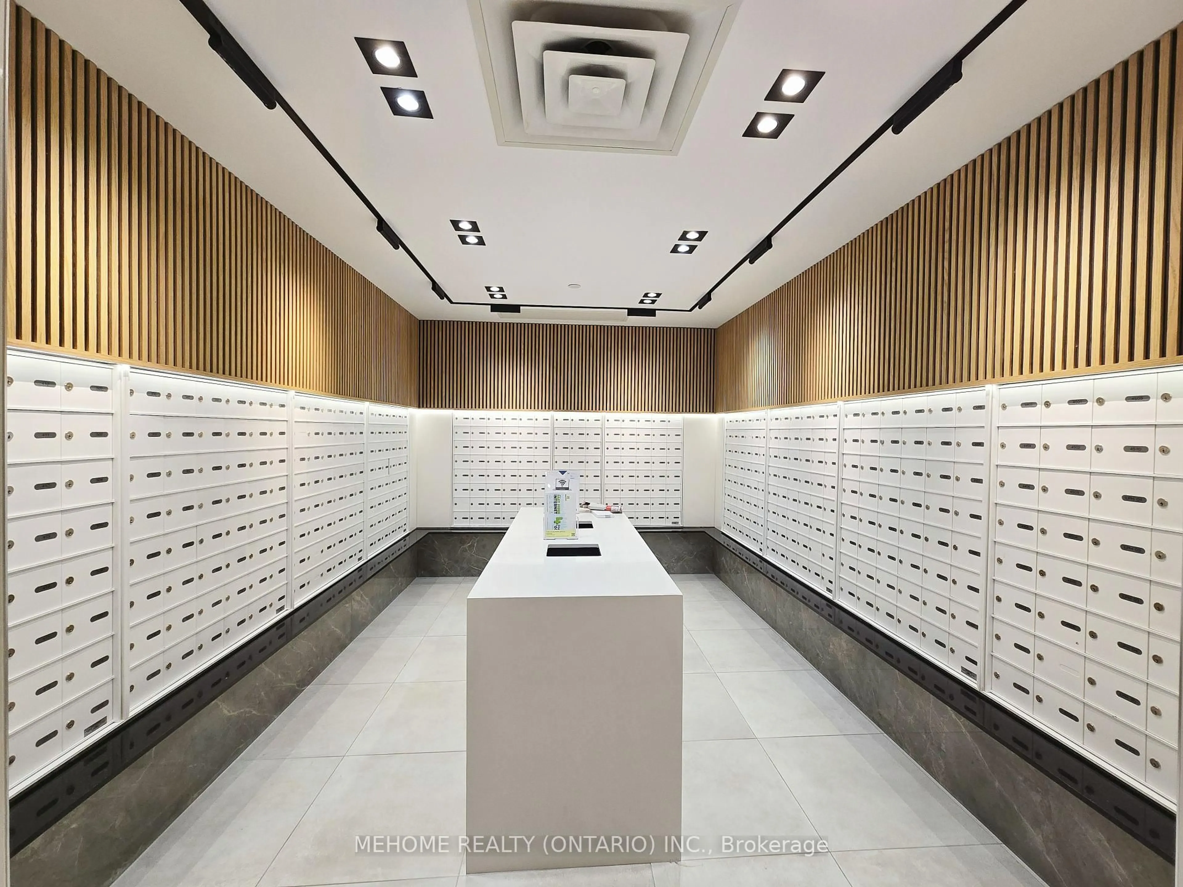 Indoor foyer for 2220 Lakeshore Blvd #Uph08, Toronto Ontario M8V 0C1