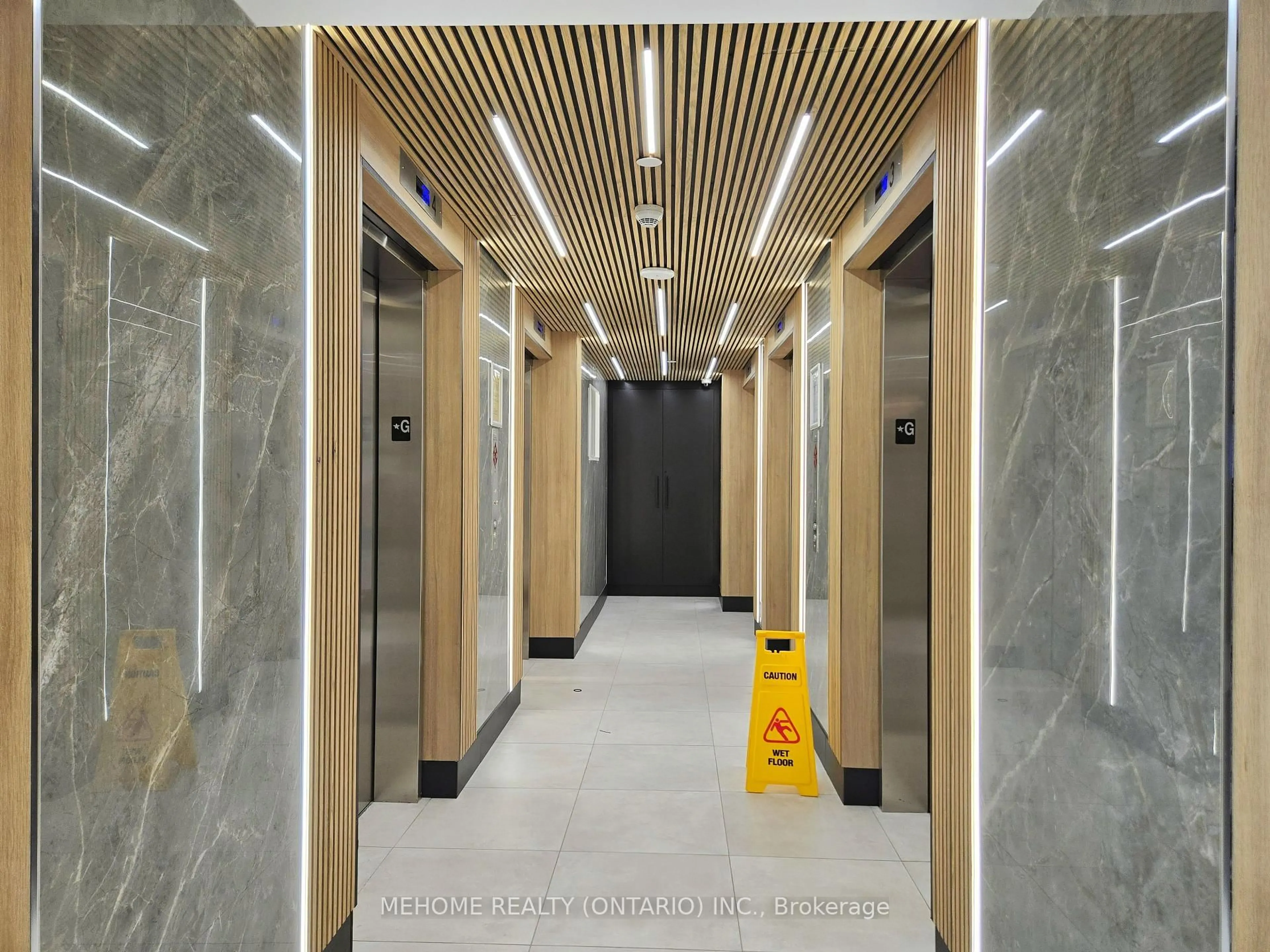 Indoor foyer for 2220 Lakeshore Blvd #Uph08, Toronto Ontario M8V 0C1