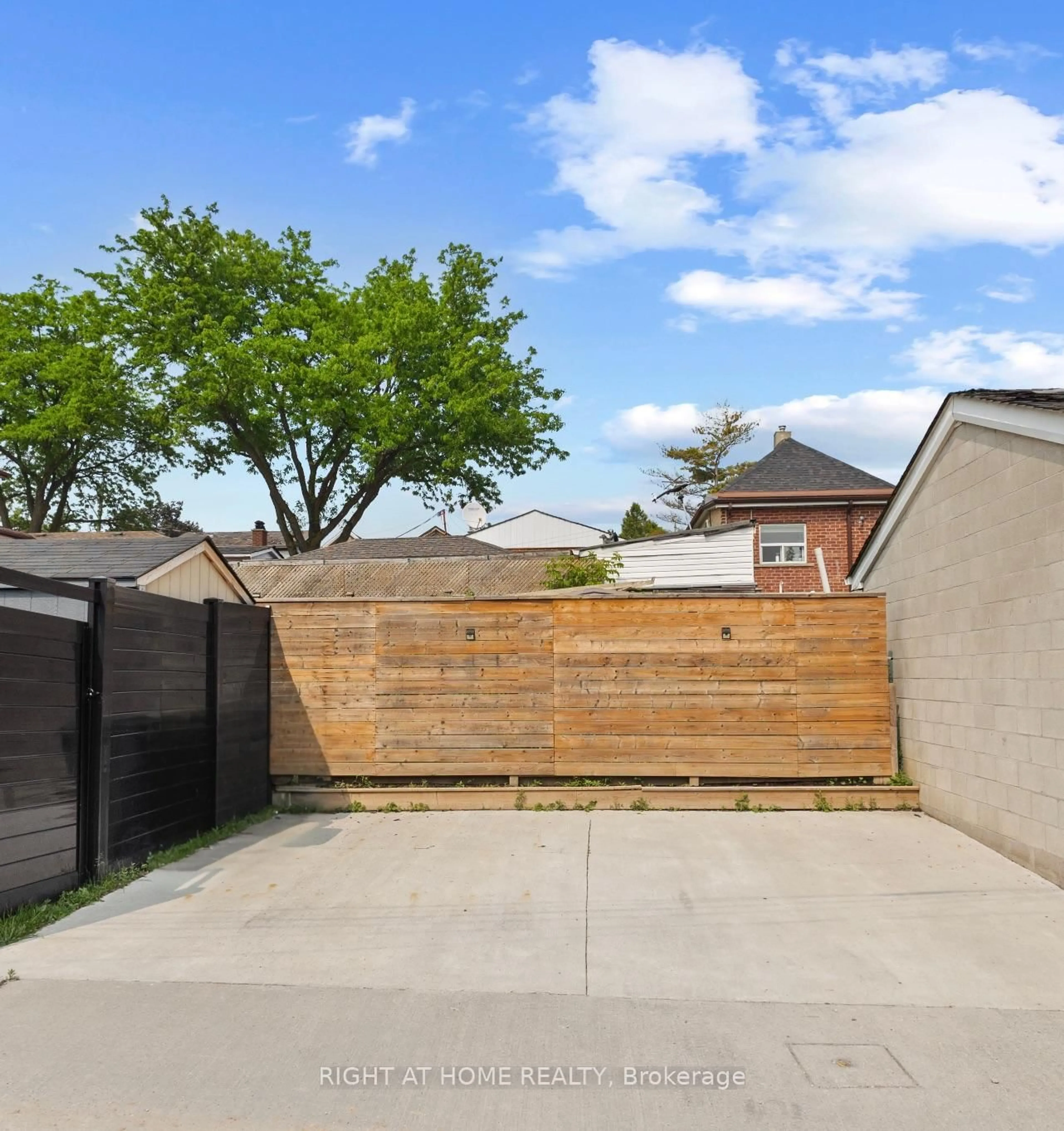 Unknown for 65 Aileen Ave, Toronto Ontario M6M 1E7