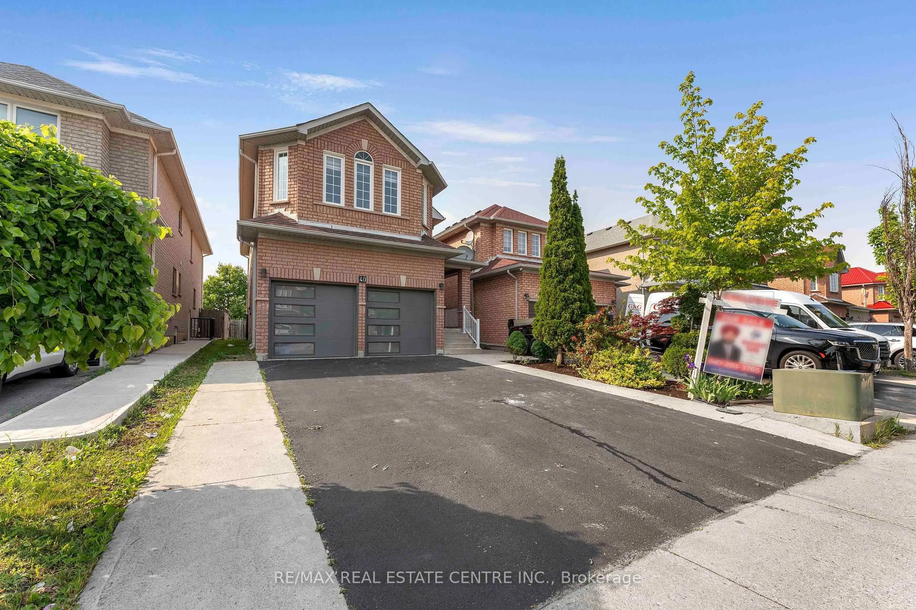 Unknown for 40 Octillo Blvd, Brampton Ontario L6R 2P6