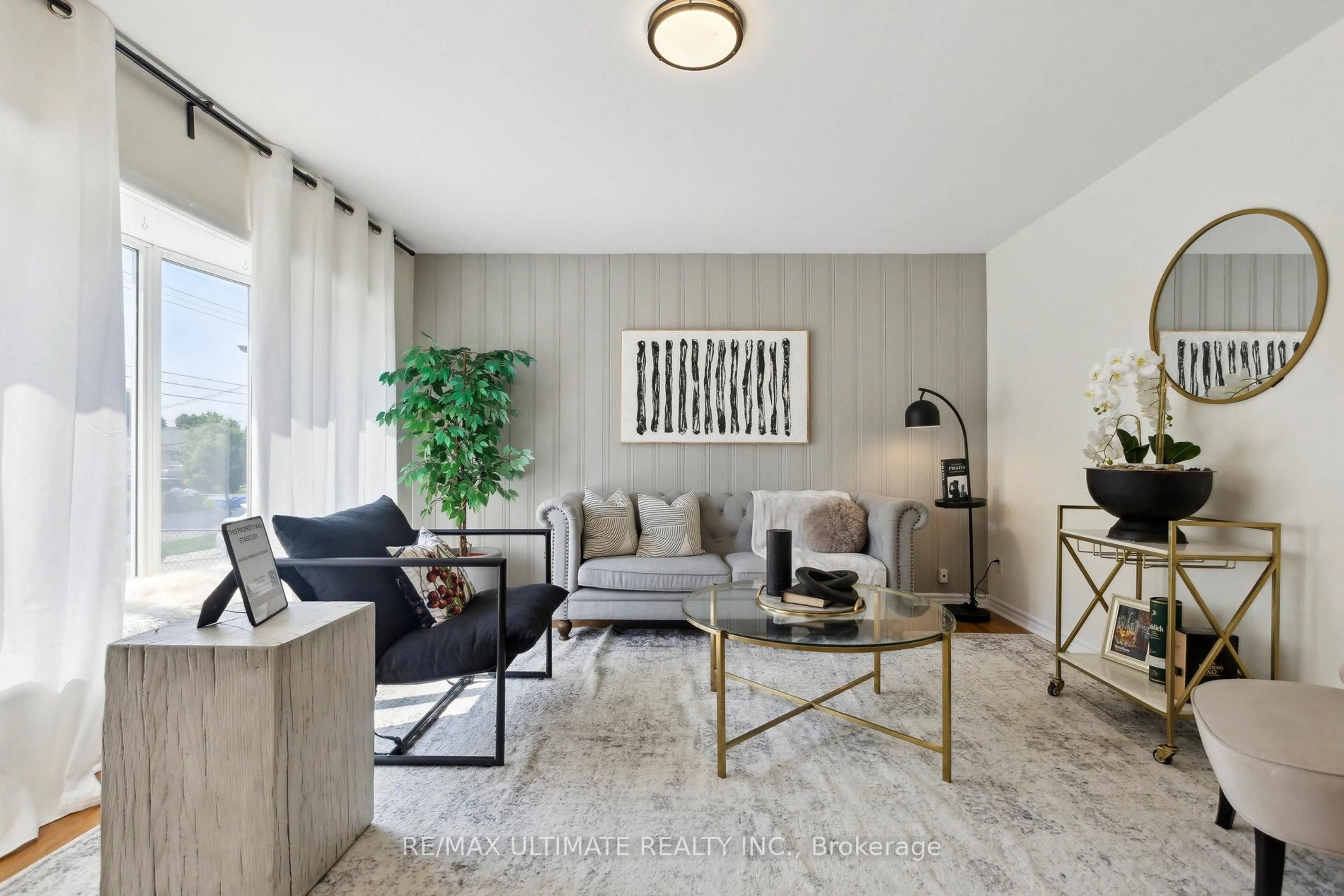 Living room with furniture, unknown for 24 Rexway Dr, Halton Hills Ontario L7G 1P8