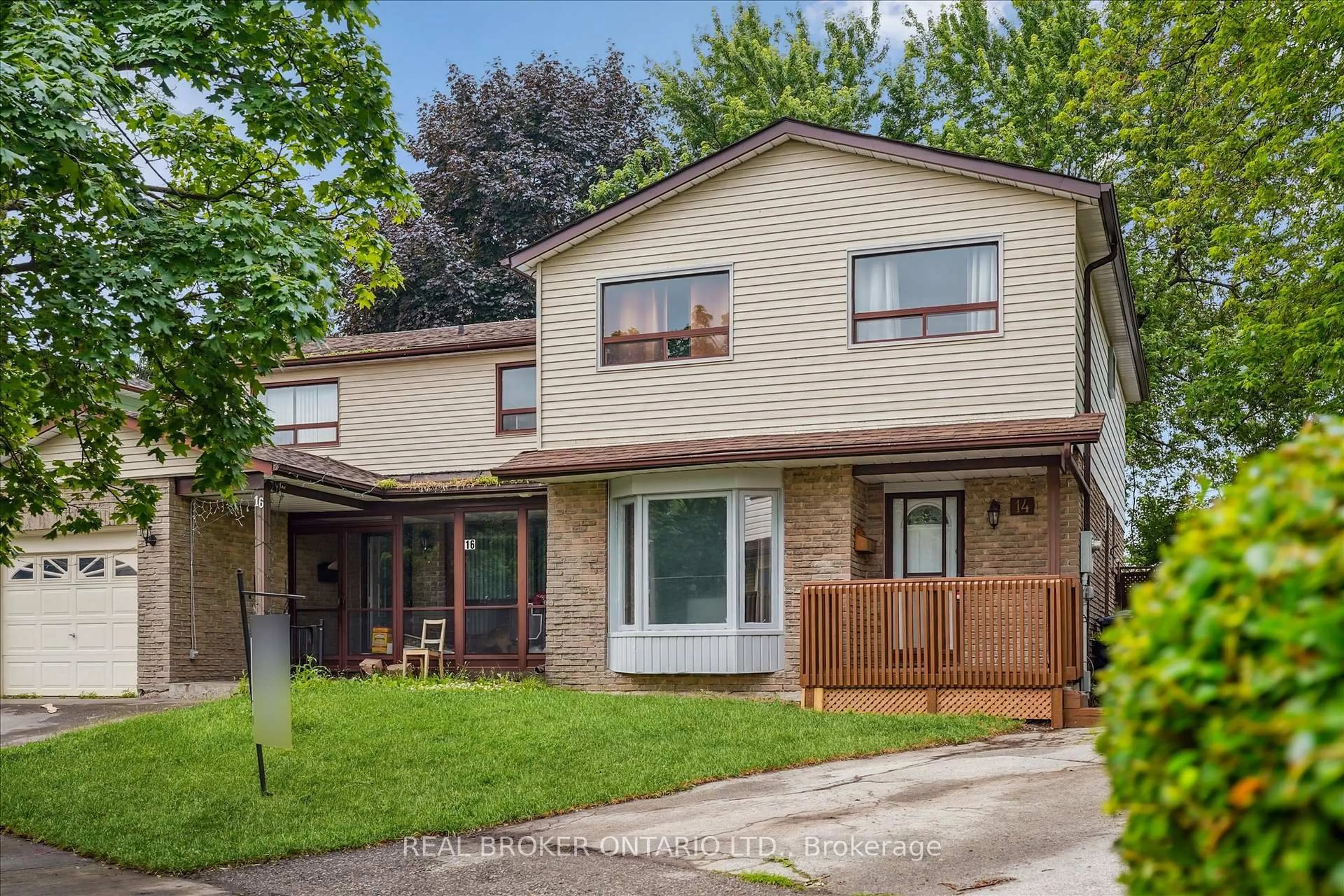 Home with vinyl exterior material, street for 14 Wimbledon Crt, Brampton Ontario L6V 2S4
