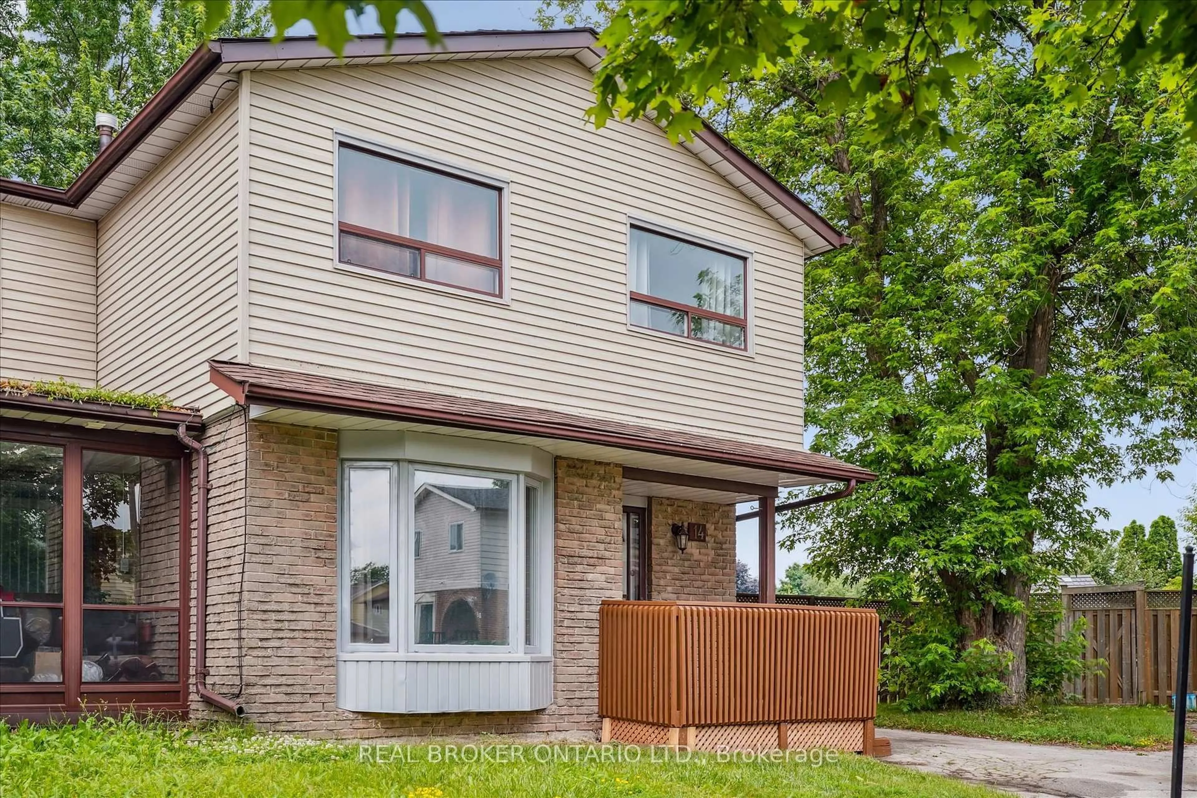 Home with brick exterior material, street for 14 Wimbledon Crt, Brampton Ontario L6V 2S4