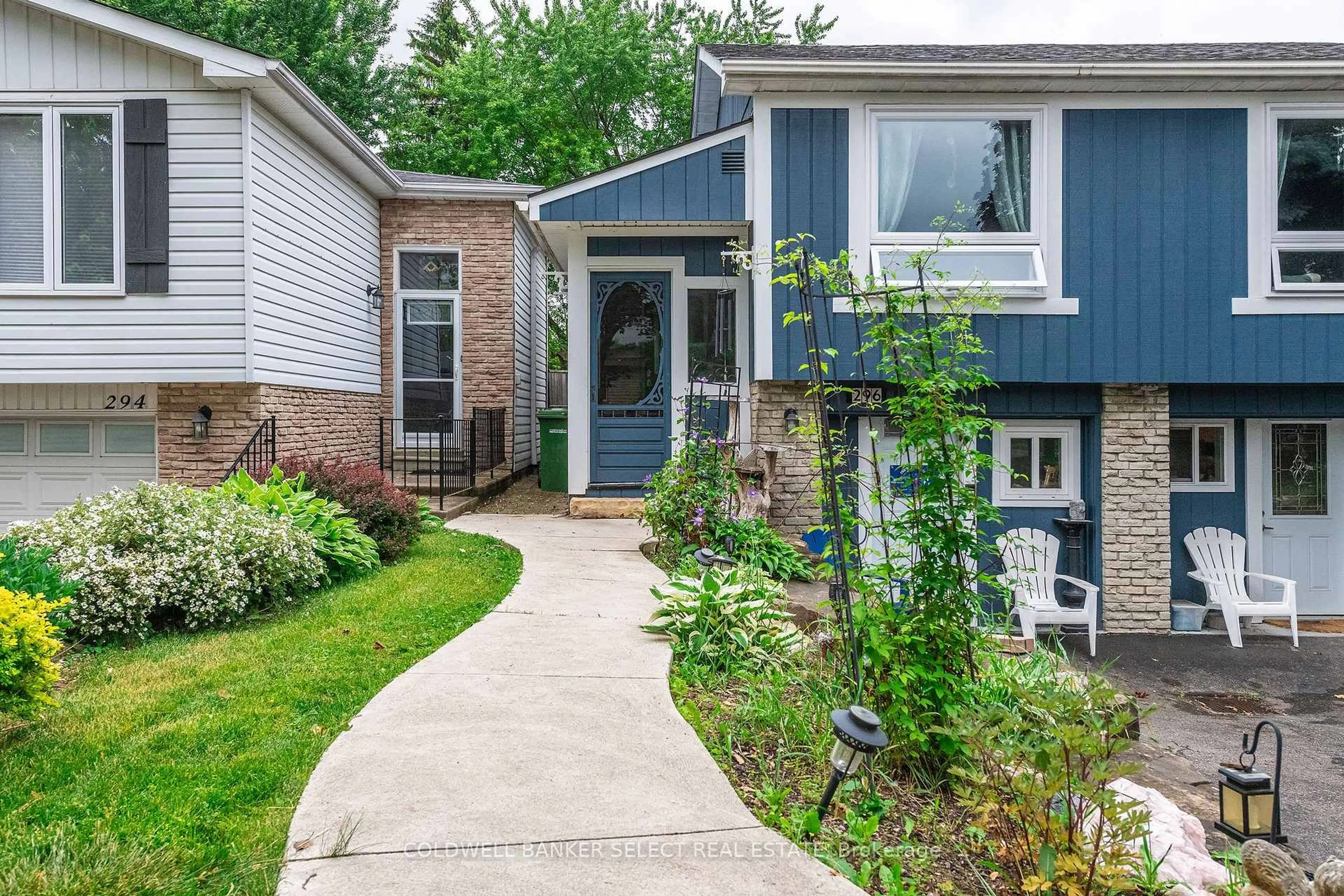 Home with vinyl exterior material, street for 296 Whitehead Cres, Caledon Ontario L7E 3Y1