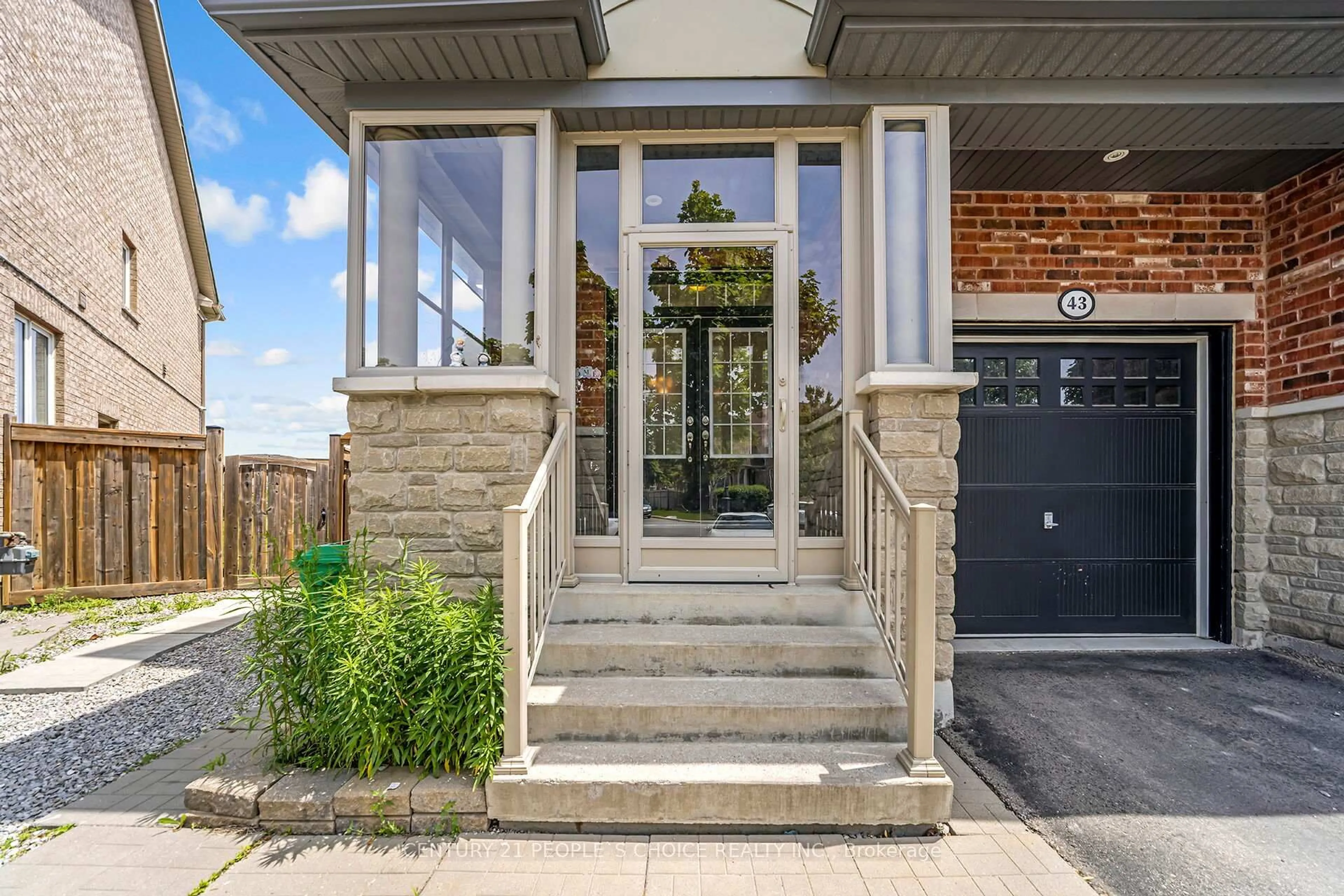 Unknown for 43 Sussexvale Dr, Brampton Ontario L6R 3R5