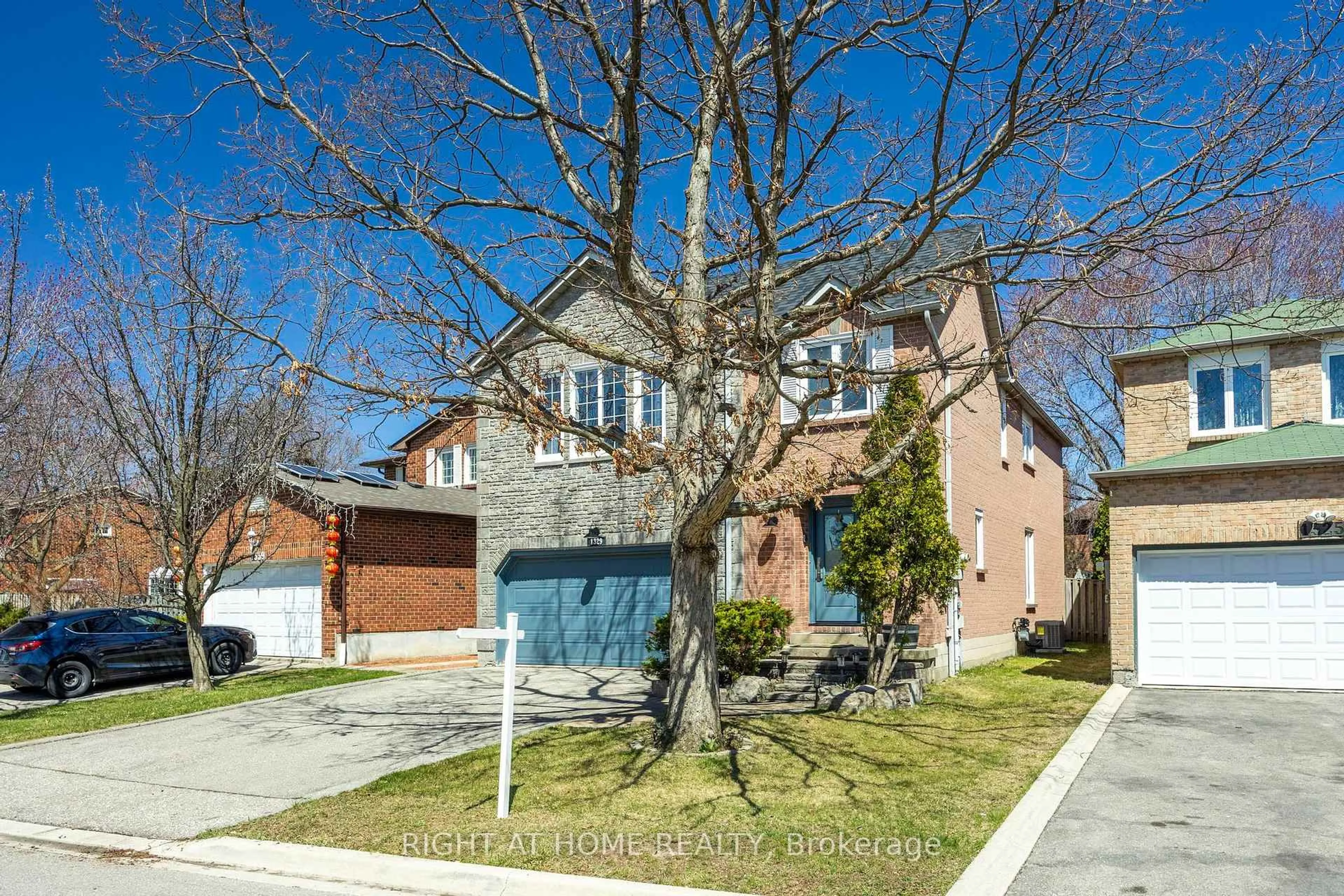 Unknown for 1329 Sweetbirch Crt, Mississauga Ontario L5C 3R4