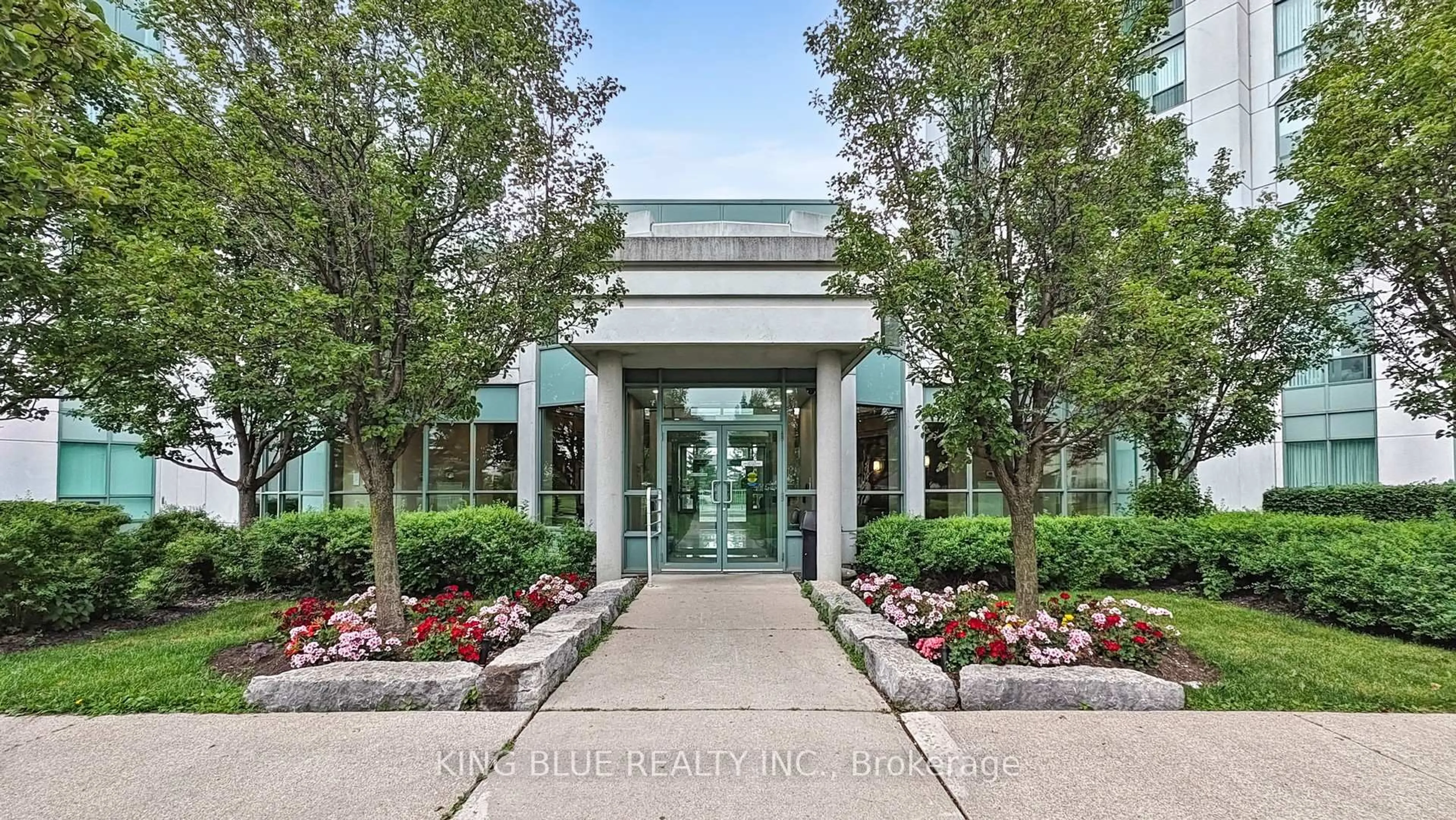 Indoor foyer for 4850 Glen Erin Dr #1802, Mississauga Ontario L5M 7S1