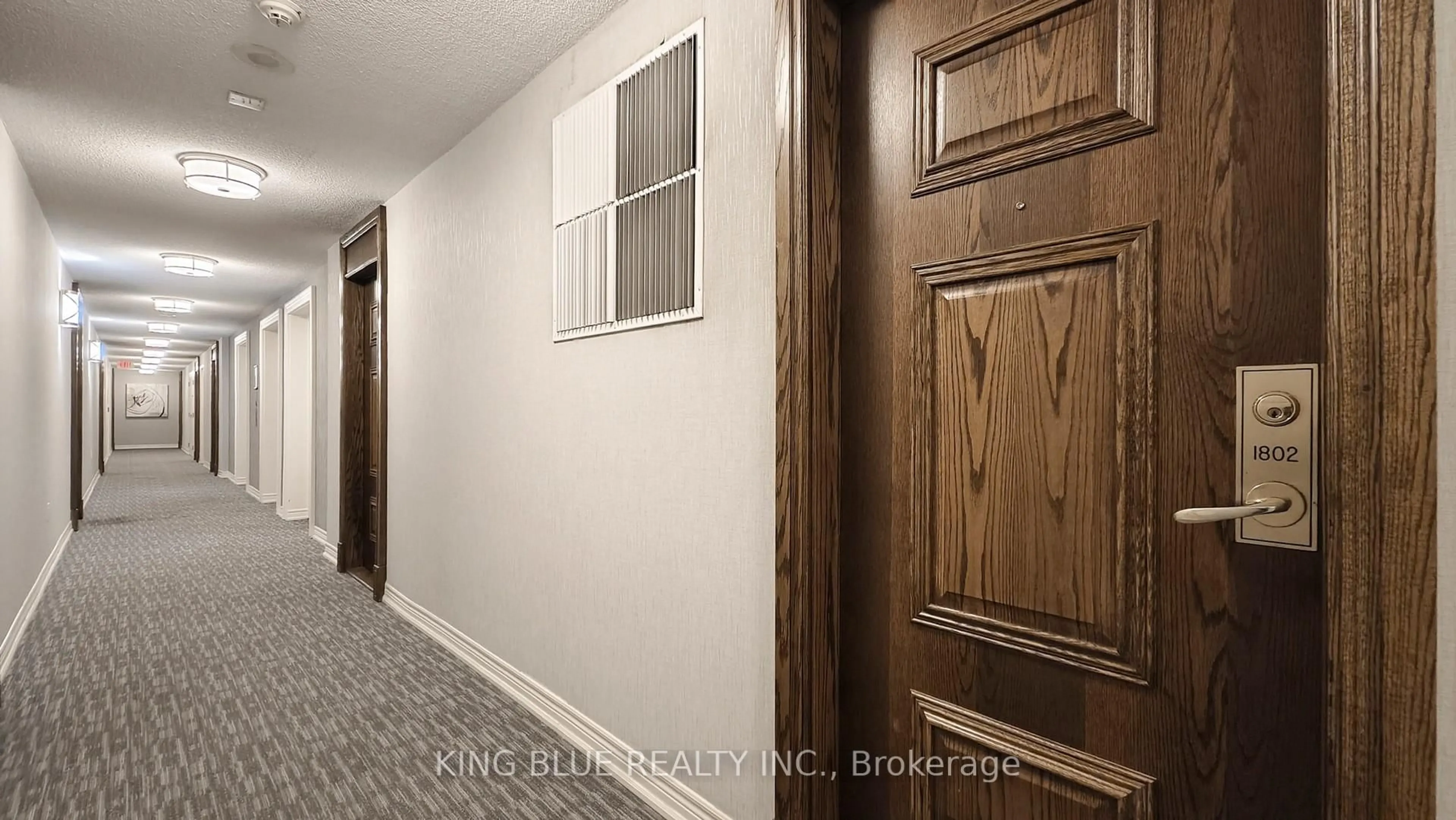 Indoor entryway for 4850 Glen Erin Dr #1802, Mississauga Ontario L5M 7S1