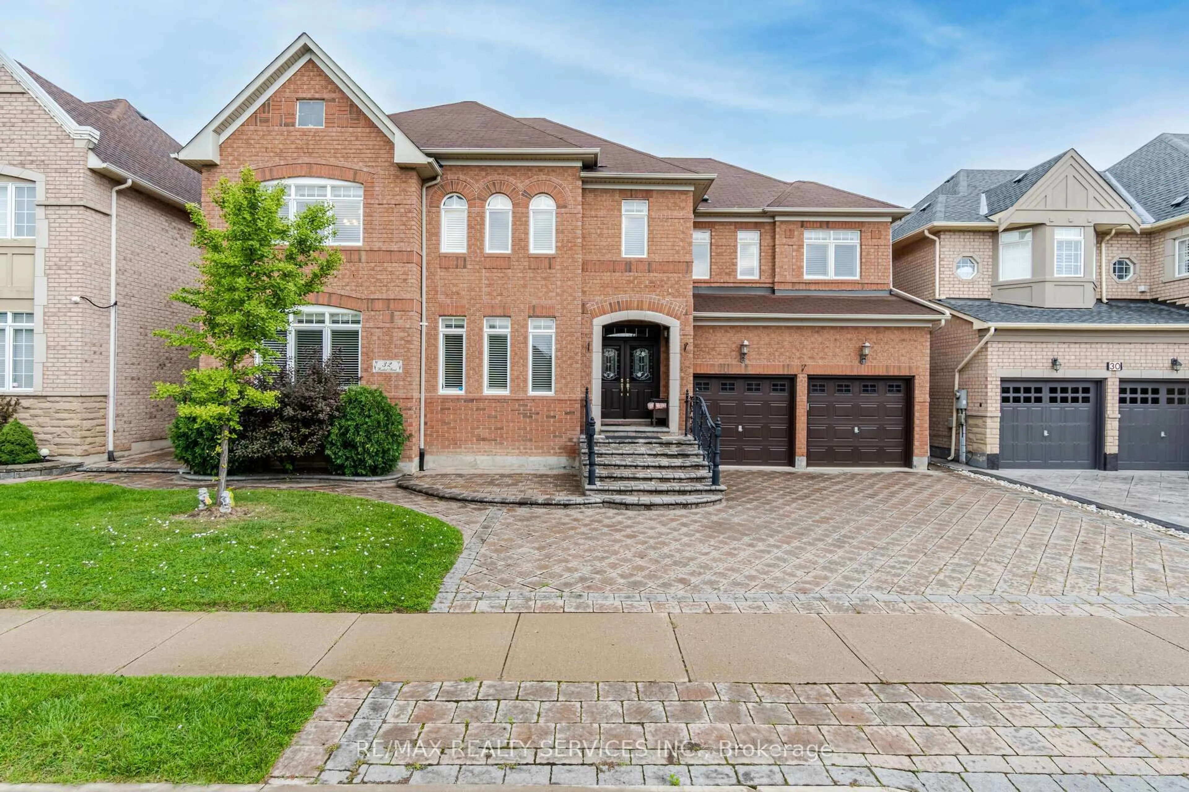 Home with brick exterior material, street for 32 Radial St, Brampton Ontario L6Y 5K7