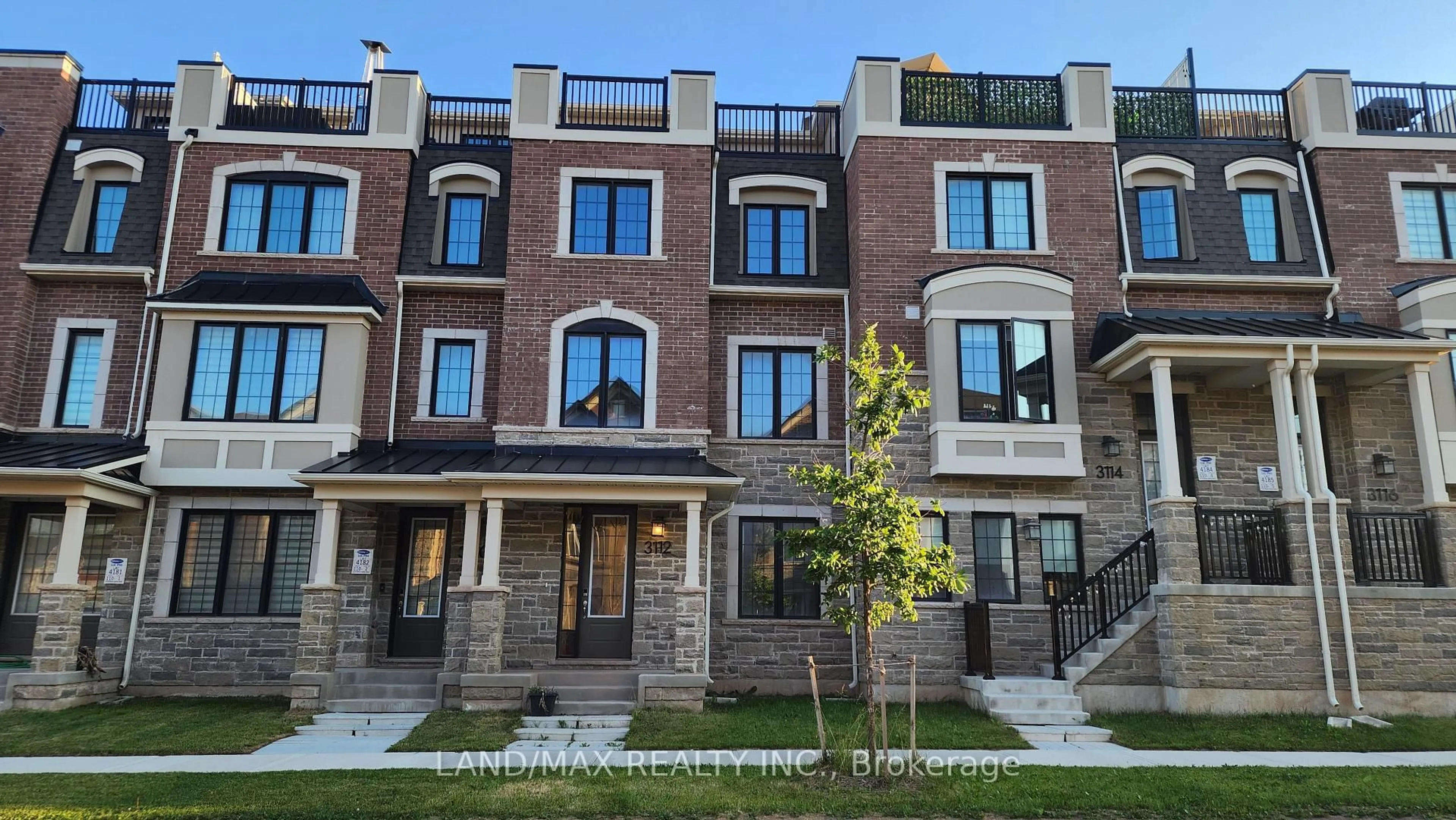 Home with brick exterior material, street for 3112 William Cutmore Blvd, Oakville Ontario L6H 7X1