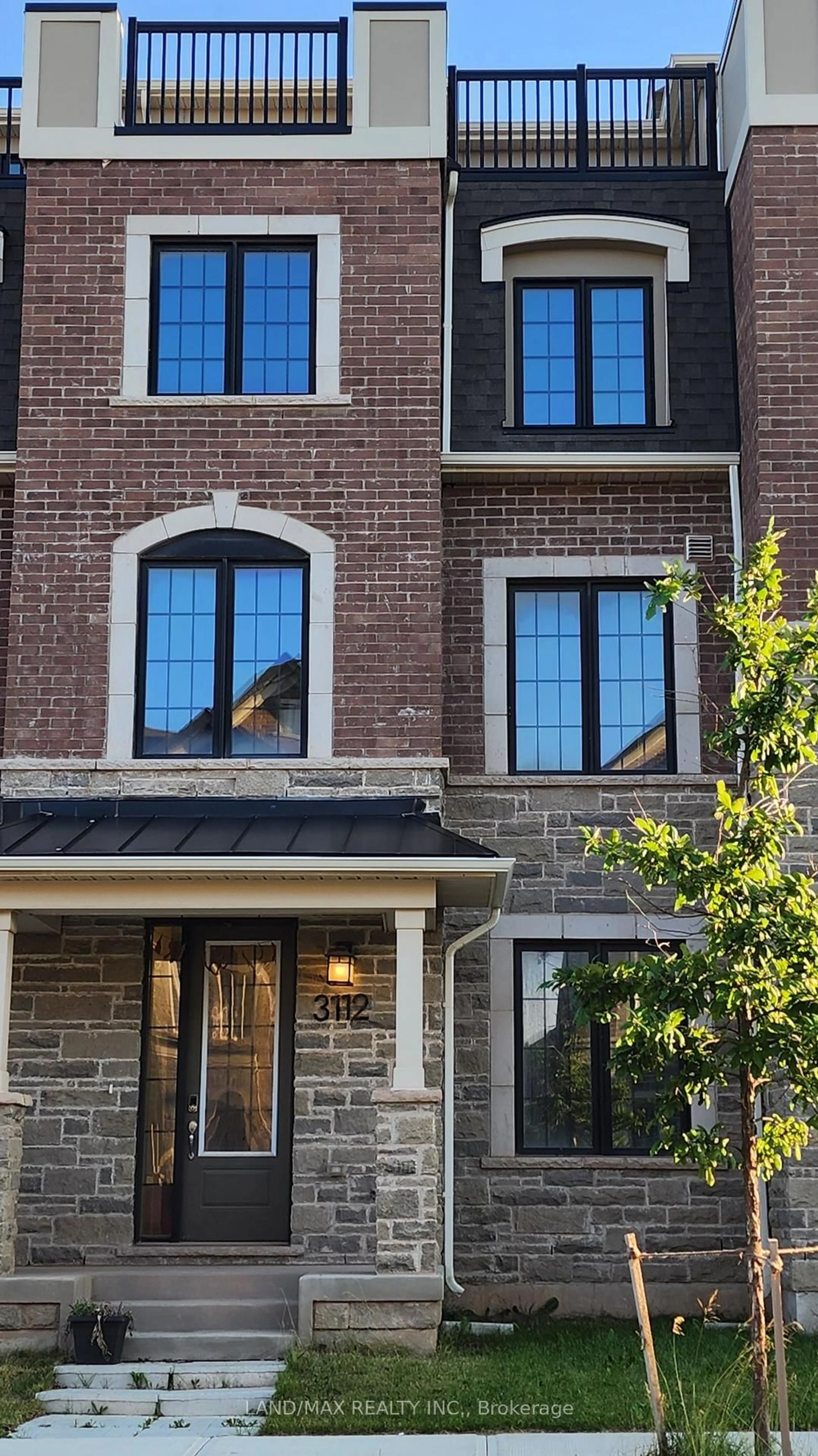 Home with brick exterior material, street for 3112 William Cutmore Blvd, Oakville Ontario L6H 7X1