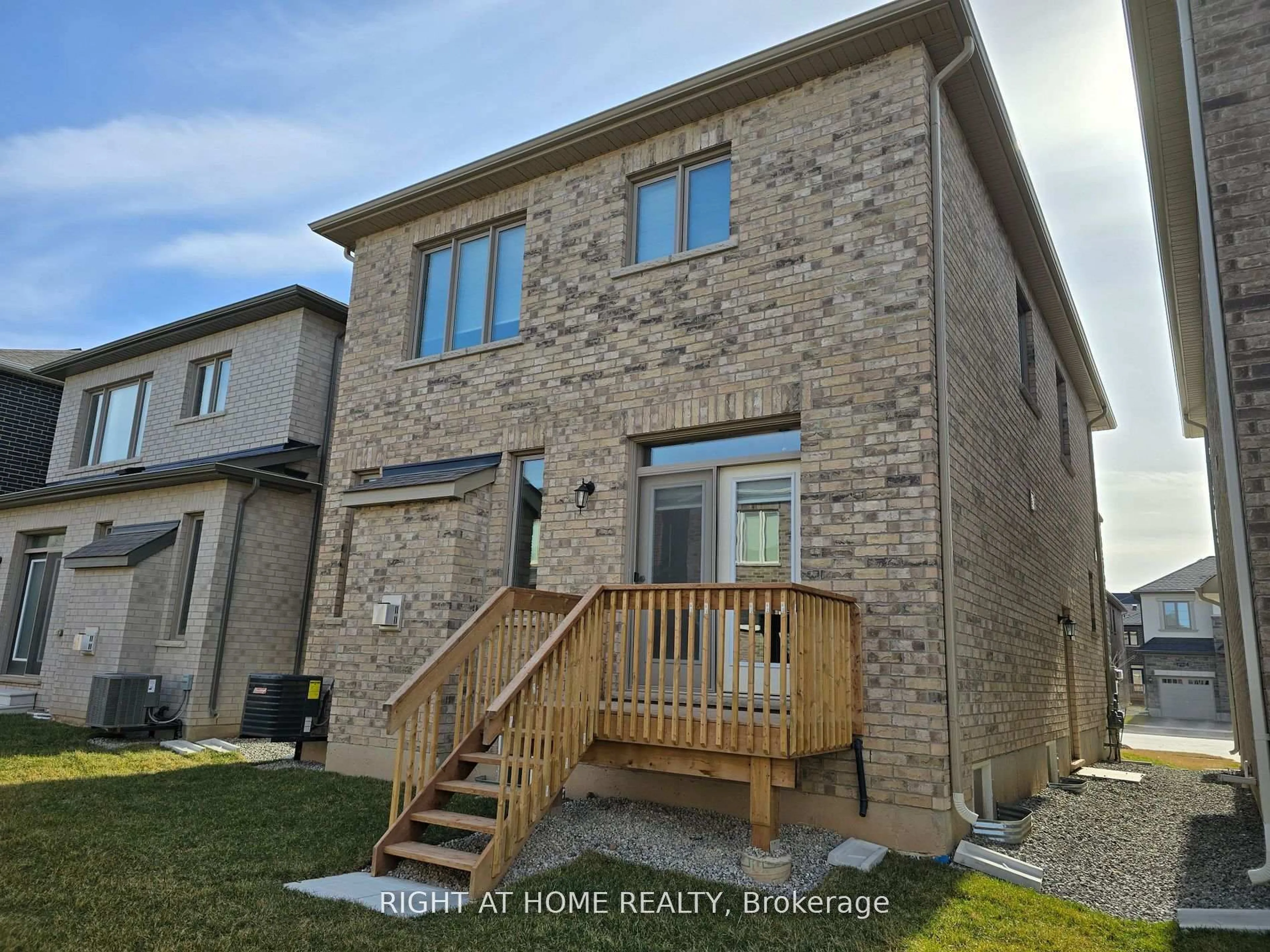 Home with brick exterior material, building for 1237 Trudeau Dr, Milton Ontario L9E 1Y6