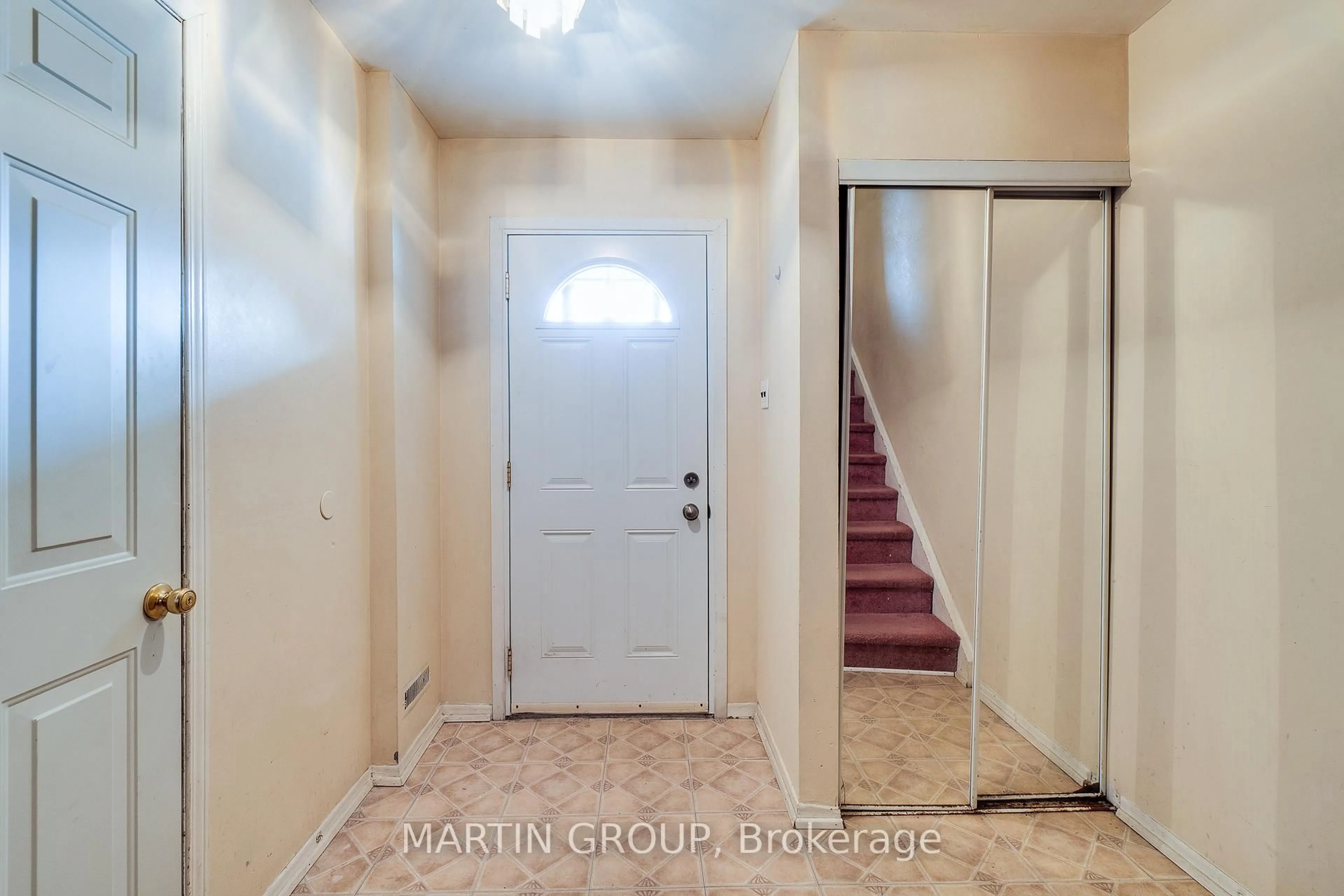 Indoor entryway for 46 Dearbourne Blvd #4, Brampton Ontario L6T 1J7