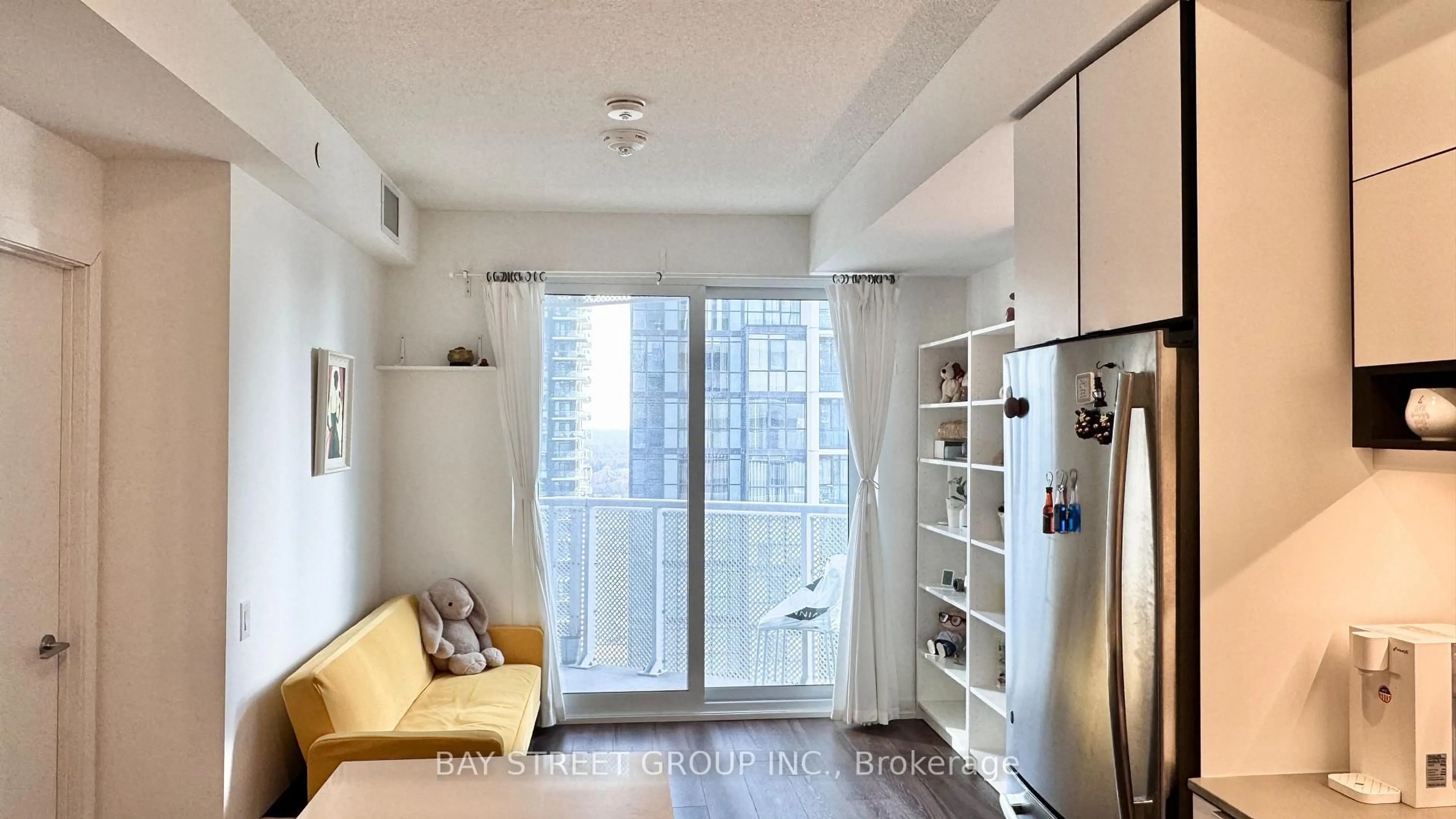 Unknown for 4065 Confederation Pkwy #2001, Mississauga Ontario L5B 0L4