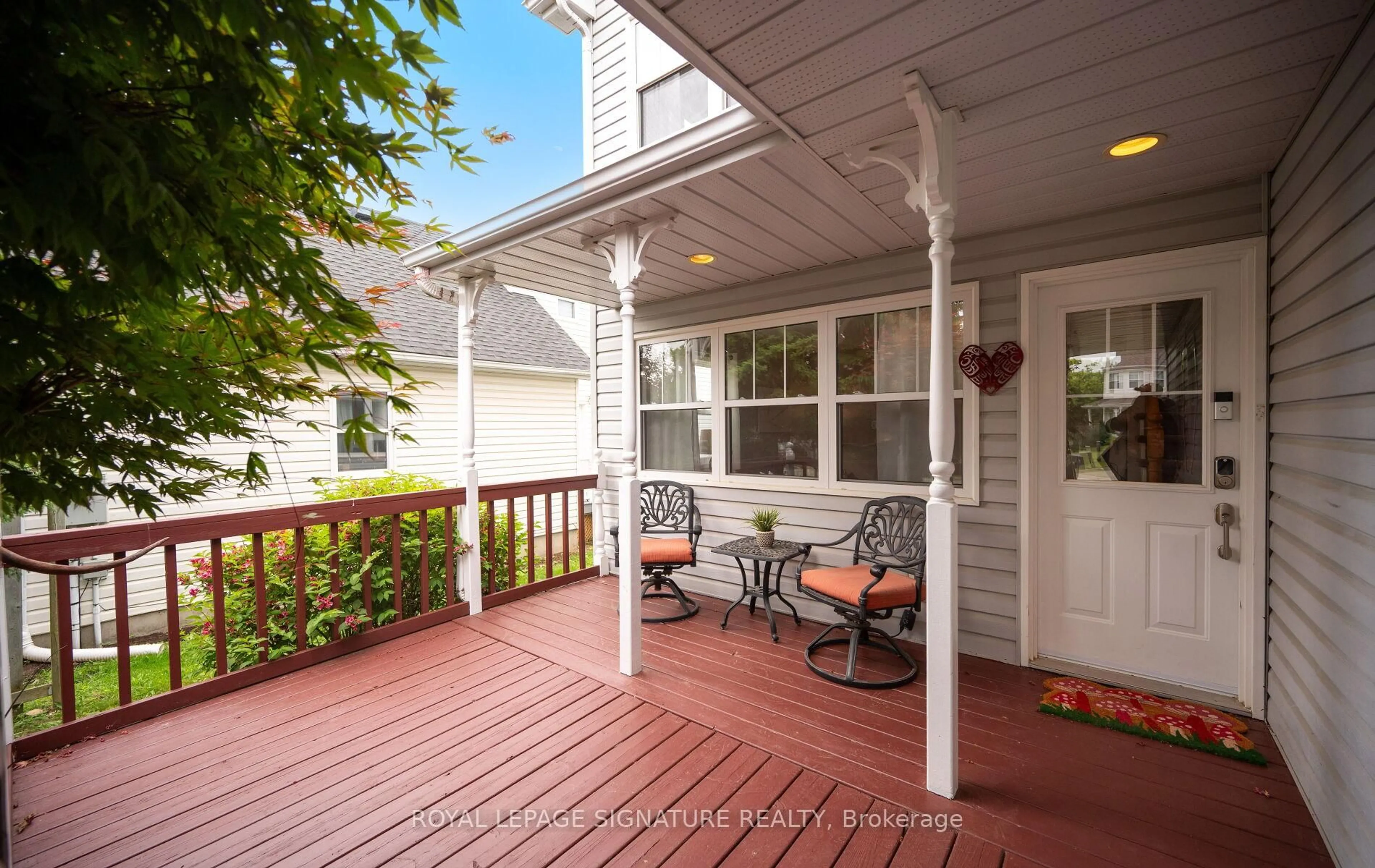 Patio, street for 56 Dairy Dr, Halton Hills Ontario L7J 2Y1